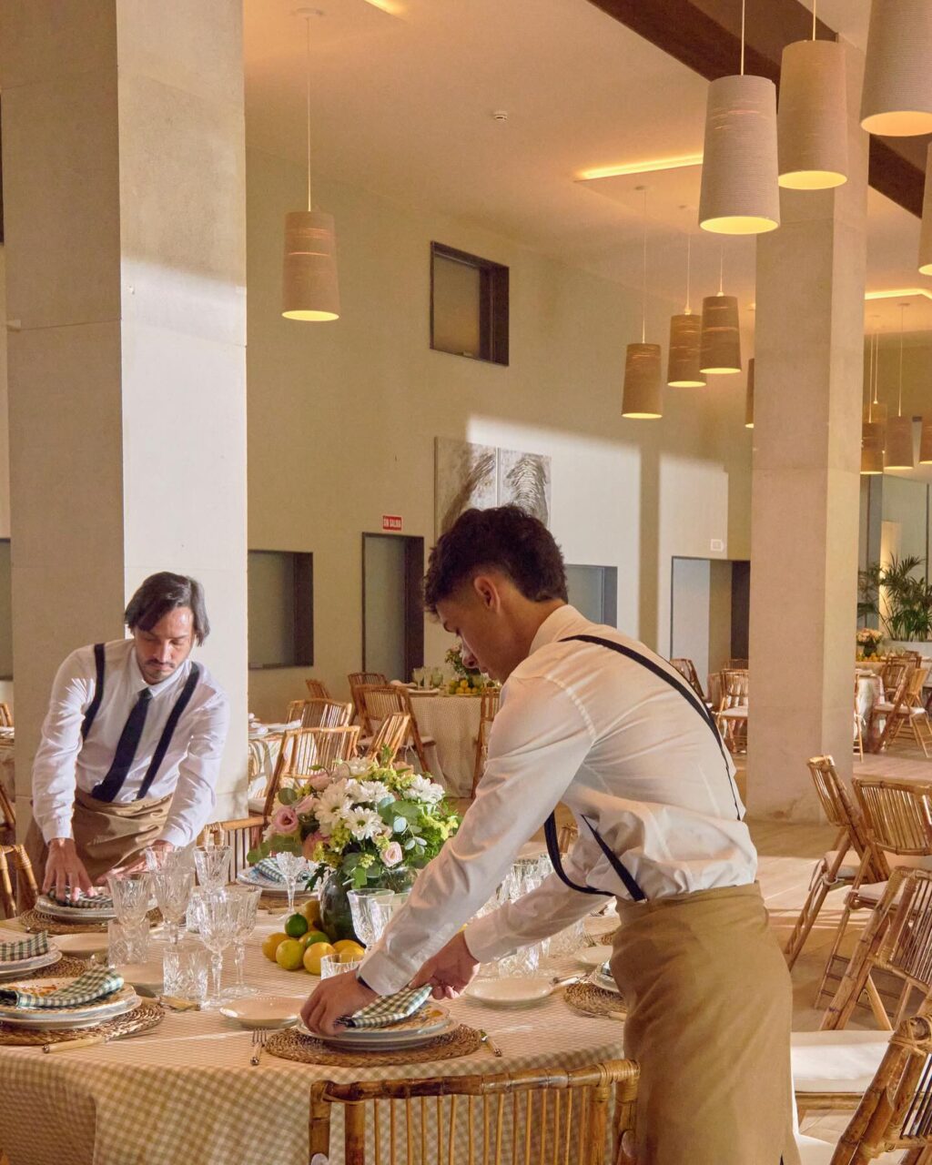 Cada detalle cuenta. Nuestro equipo cuida con mimo la preparación de cada mesa, creando ambientes elegantes y acogedores para que cada evento sea una experiencia inolvidable.

#eneldocatering #fincaastilbebyeneldo #lasallebyeneldo #grupoeneldo #venues #eventos2024 #eventossociales #eventocorporativo #eventosmadrid #venuesmadrid #venues #eventosexclusivos #cateringmadrid #gastronomiaespañola #bodas #lifestyle #beautyandlifestyle #placetobe