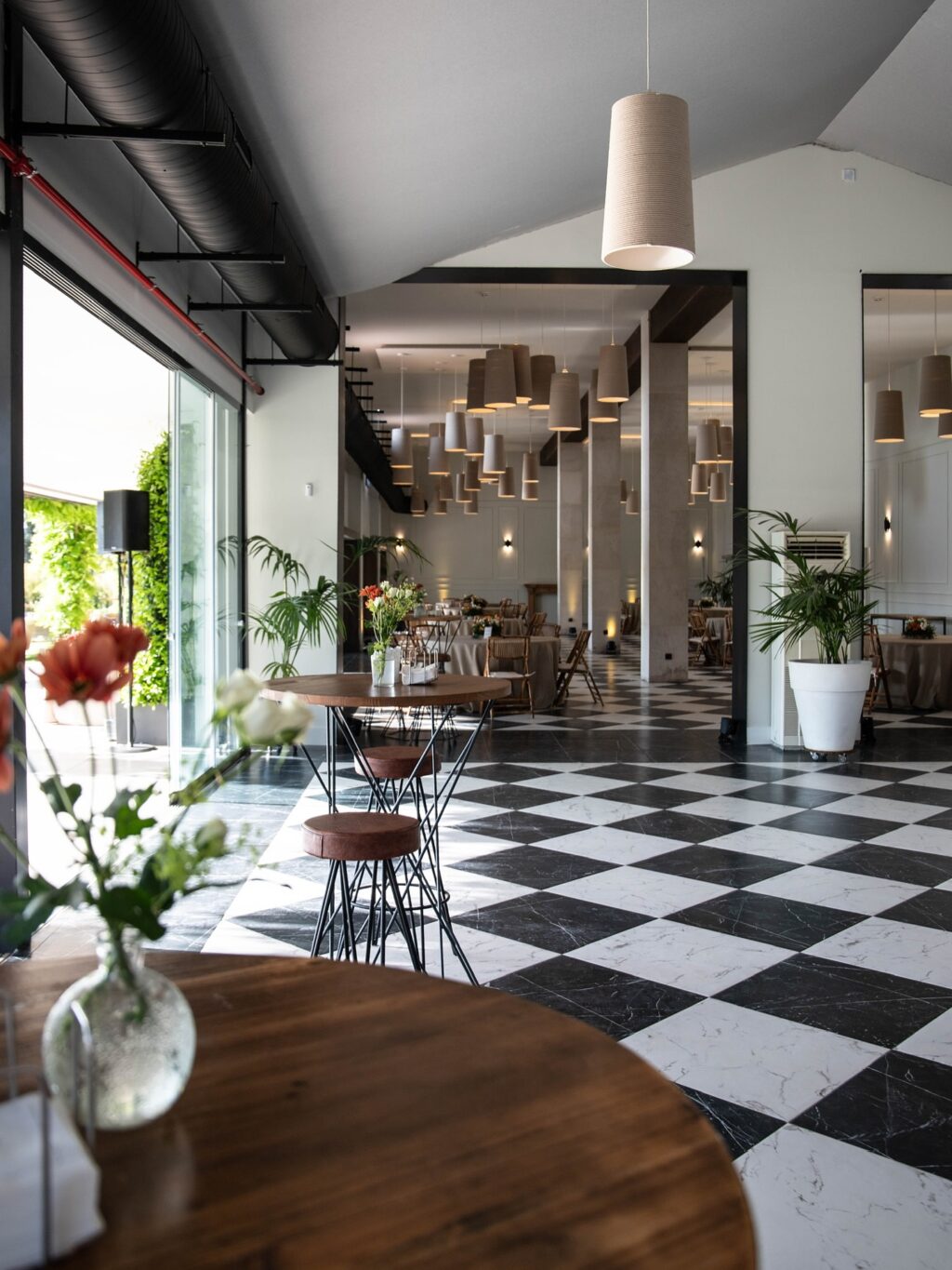 Los interiores de Finca Astilbe han sido diseñados cuidadosamente y hacen del espacio un referente en Madrid para la celebración de los mejores eventos y bodas. Un lugar ubicado en un entorno excepcional, rodeado de árboles y un jardín lleno de flores silvestres. 

#eneldocatering #fincaastilbebyeneldo #lasallebyeneldo #grupoeneldo #venues #eventos2025 #eventossociales #eventocorporativo #eventosmadrid #venuesmadrid #venues #eventosexclusivos #cateringmadrid #gastronomiaespañola #bodas #lifestyle #beautyandlifestyle #placetobe