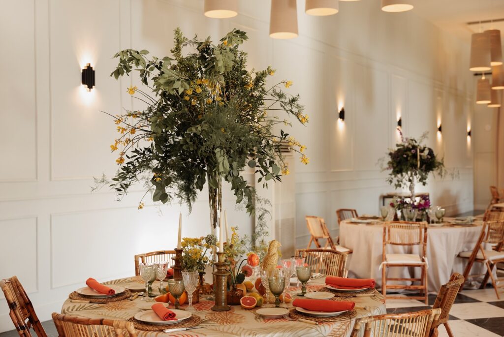 ¡Tenemos el mejor equipo! Gracias al trabajo de nuestras floristas homologadas nuestros eventos quedan siempre espectaculares: @marta.azpeitia @bukkaflores @barbareaflores @alfabiaflores @eltallerdelucia @aquileaflores 

ð½️ @options_es 

#eneldocatering #fincaastilbebyeneldo #lasallebyeneldo #grupoeneldo #venues #eventos2025 #eventossociales #eventocorporativo #eventosmadrid #venuesmadrid #venues #eventosexclusivos #cateringmadrid #gastronomiaespañola #bodas #lifestyle #beautyandlifestyle #placetobe