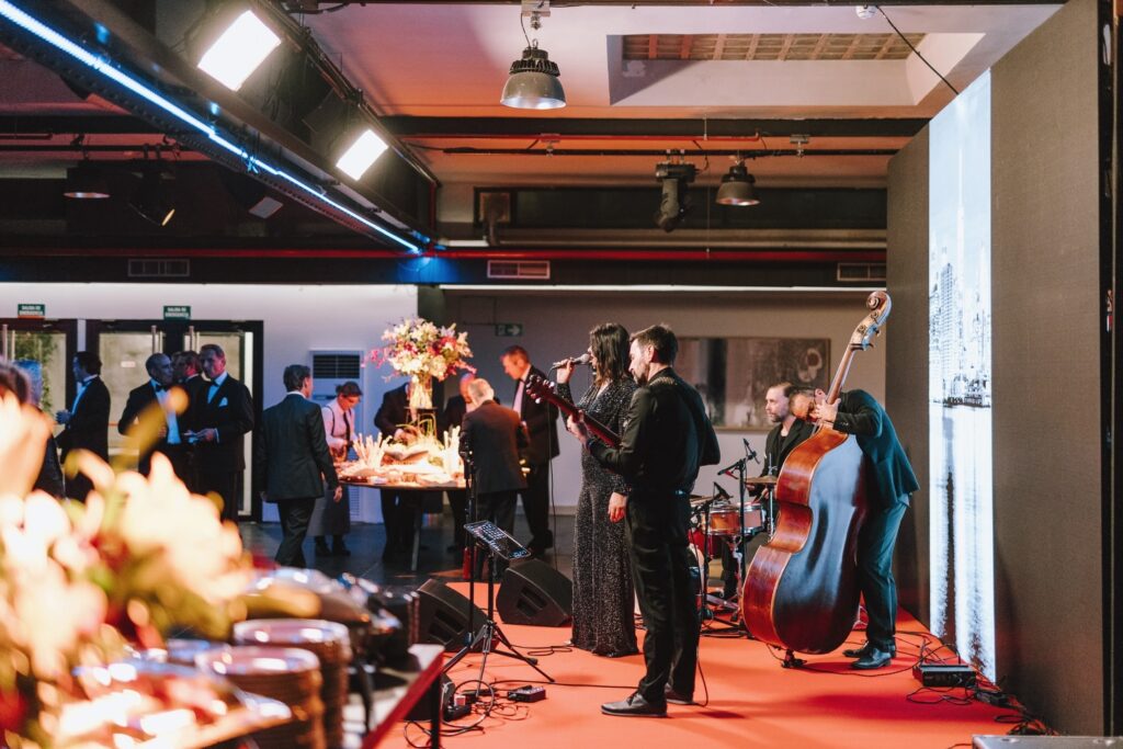 Eventos que fluyen con estilo y organización impecable. En Grupo Eneldo cuidamos la puesta en escena desde el primer hasta el último momento.
ðEspacio La Salle by Eneldo.
#eneldocatering #fincaastilbebyeneldo #lasallebyeneldo #grupoeneldo #eventos2025