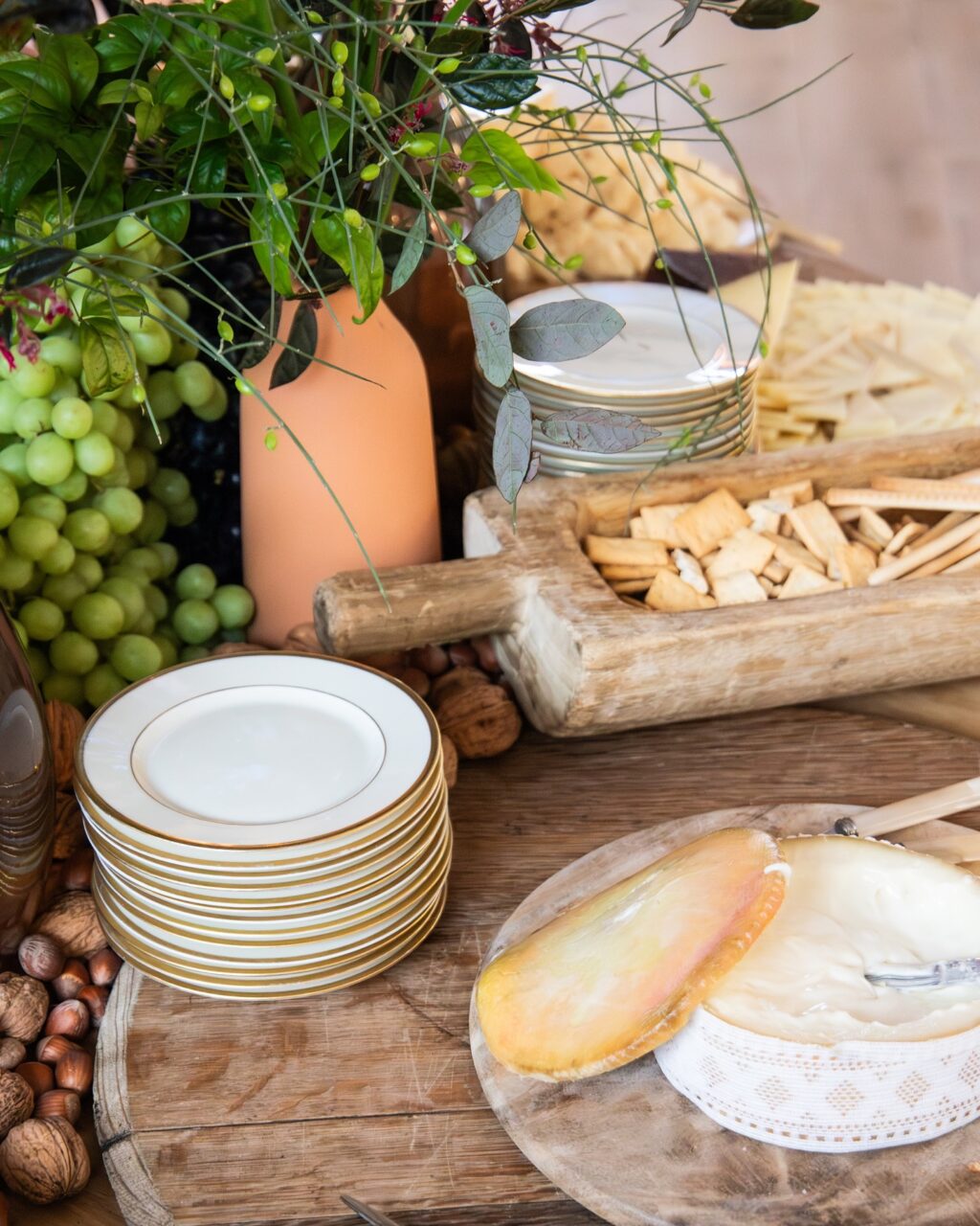 ¡Nuestro increíble bodegón de quesos es siempre un éxito! ð§ð¥ð§º En Eneldo cuidamos hasta el último detalle de nuestros eventos para no dejar de sorprender a los invitados y es por ello que somos un referente en el sector. 

 #fincaastilbebyeneldo #lasallebyeneldo #grupoeneldo #venues #eventos2024 #eventossociales #eventocorporativo #eventosmadrid #venuesmadrid #venues #eventosexclusivos #cateringmadrid #gastronomiaespañola #bodas #lifestyle #beautyandlifestyle #placetobe