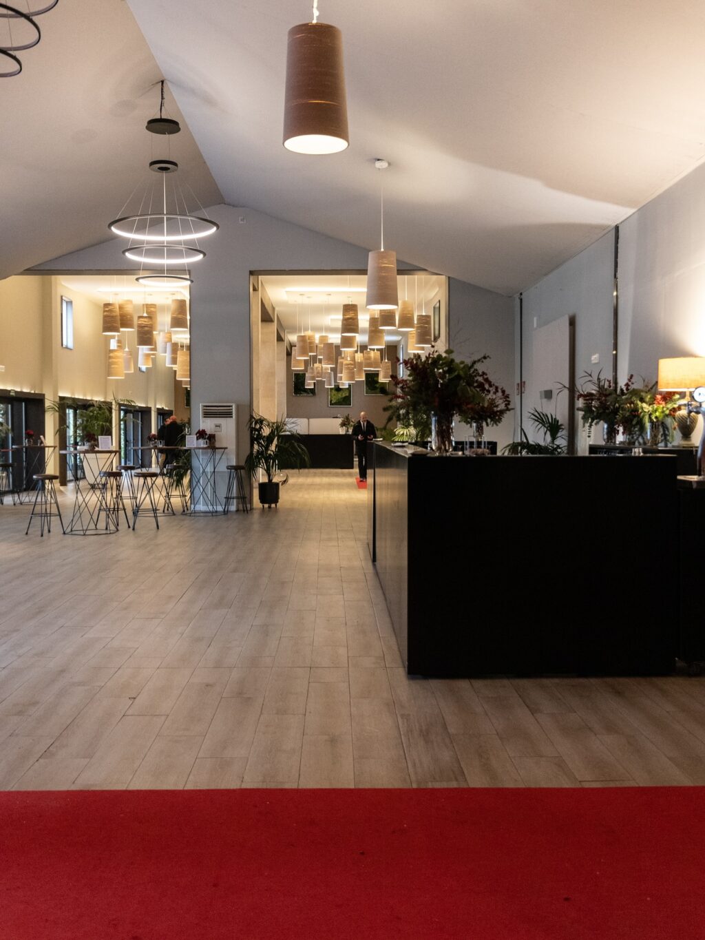 Evento corporativo en Finca Astilbe. Gracias a la flexibilidad de nuestras instalaciones podemos transformar totalmente nuestros espacios en una experiencia inmersiva. 

#eneldocatering #fincaastilbebyeneldo #lasallebyeneldo #grupoeneldo #venues #eventos2025 #eventossociales #eventocorporativo #eventosmadrid #venuesmadrid #venues #eventosexclusivos #cateringmadrid #gastronomiaespañola #bodas #lifestyle #beautyandlifestyle #placetobe