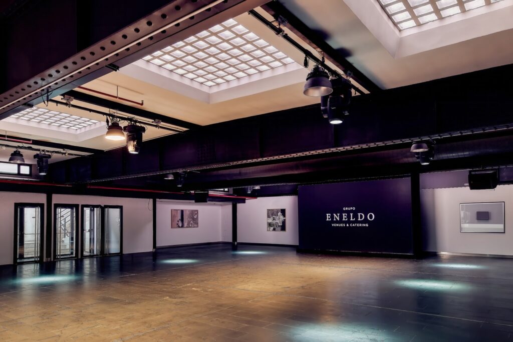 Montajes listos antes de que lleguen tus invitados. Logística, coordinación, espacios flexibles y ejecución profesional para que todo fluya en Finca Astilbe.
#eneldocatering #fincaastilbebyeneldo #lasallebyeneldo #grupoeneldo #eventos2026