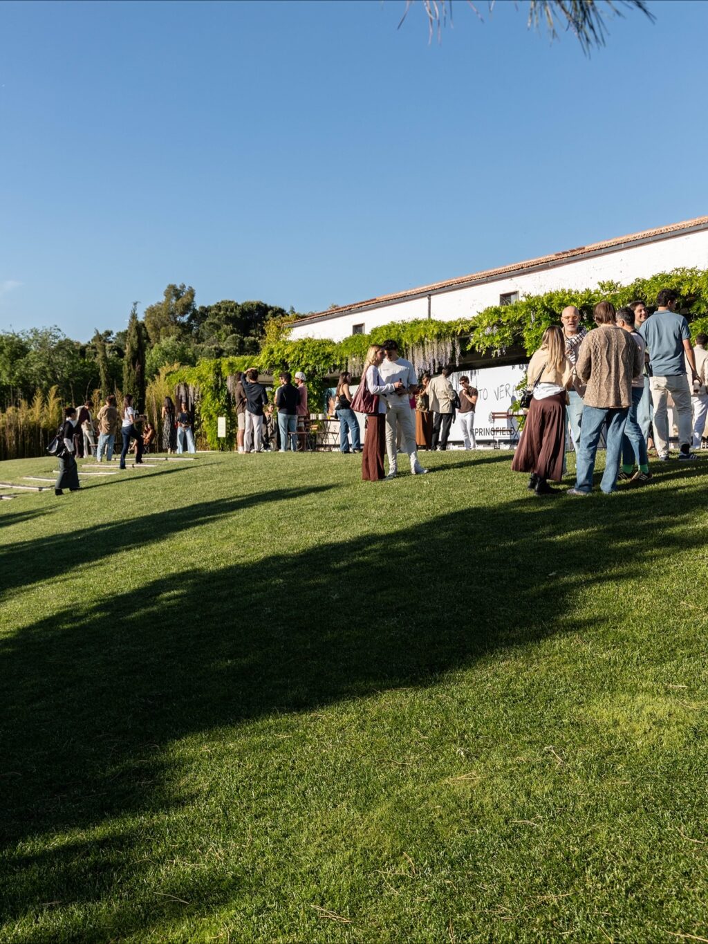 Espectacular evento de @springfieldofficial en los jardines de Finca Astilbe. Lleno de color, flores, un súper ambiente y los mejores invitados. Porque en Grupo Eneldo nos aseguramos de resaltar la marca y el producto de nuestros clientes con un servicio impecable. Gracias por confiar en nosotros.

#eneldocatering #fincaastilbebyeneldo #lasallebyeneldo #grupoeneldo #venues #eventos2025 #eventossociales #eventocorporativo #eventosmadrid #venuesmadrid #venues #eventosexclusivos #cateringmadrid #gastronomiaespañola #bodas #lifestyle #beautyandlifestyle #placetobe