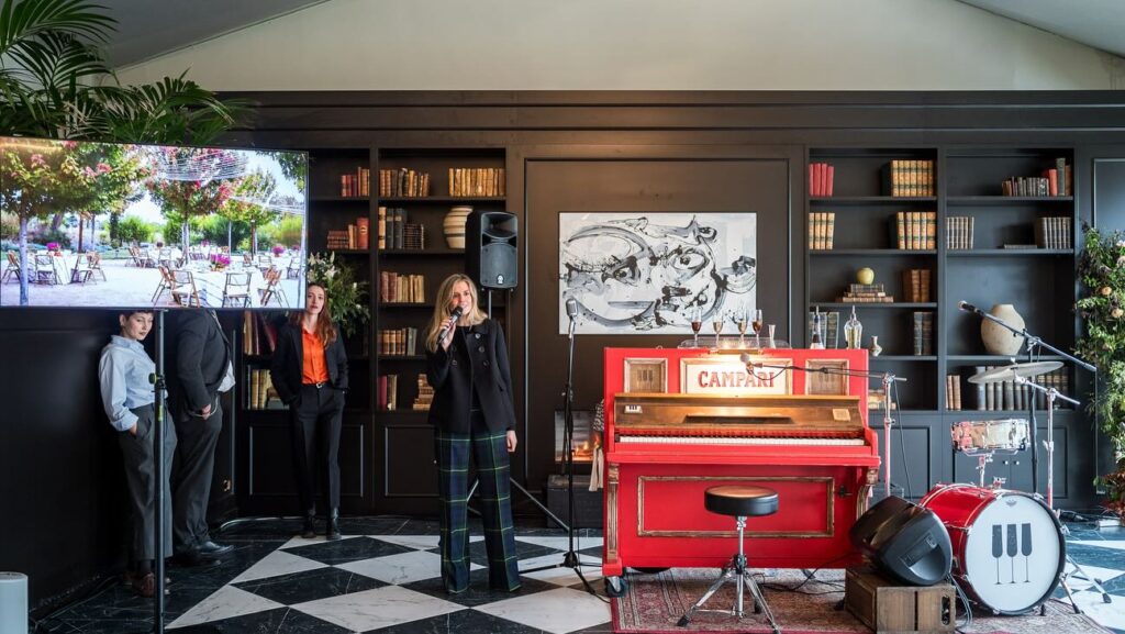 ¡Así disfrutó todo el mundo en la inauguración de la reforma de nuestra Finca Astilbe, un lugar único y versátil, perfecto para celebrar tu boda o evento corporativo con encanto y personalidad en Madrid! ✨ Gracias a todos los que participaron para hacer este evento posible. @liven_ph @options_es @alfabiaflores @eltallerdelucia @elenasuarezandco @cochesunicosbynachodevillota @heymickeyevents

#eneldocatering #fincaastilbebyeneldo #lasallebyeneldo
#grupoeneldo #venues #eventos2024 #eventossociales
#eventocorporativo #eventosmadrid #venuesmadrid #venues #eventosexclusivos #cateringmadrid #gastronomiaespañola
#bodas #lifestyle #beautyandlifestyle #placetobe
