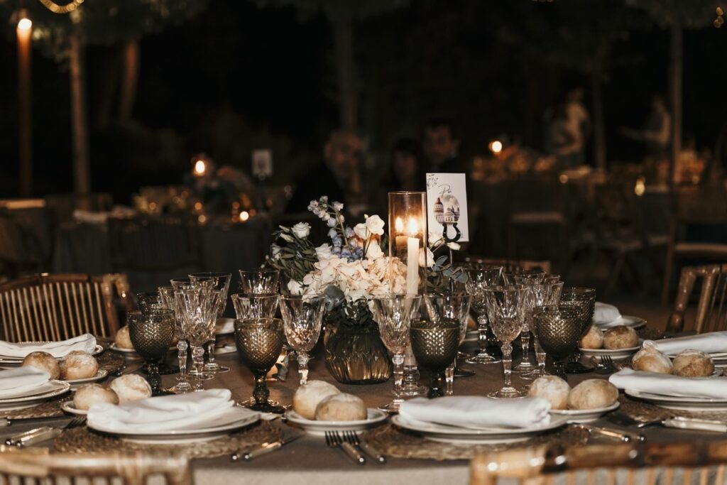Boda en Finca Astilbe. Un espacio rodeado de naturaleza, diseñado para celebraciones donde el entorno y los detalles importan. La decoración floral es de @bukkaflores
ð¸ @especial_fotografos
#eneldocatering #fincaastilbebyeneldo #lasallebyeneldo #grupoeneldo #eventos2026