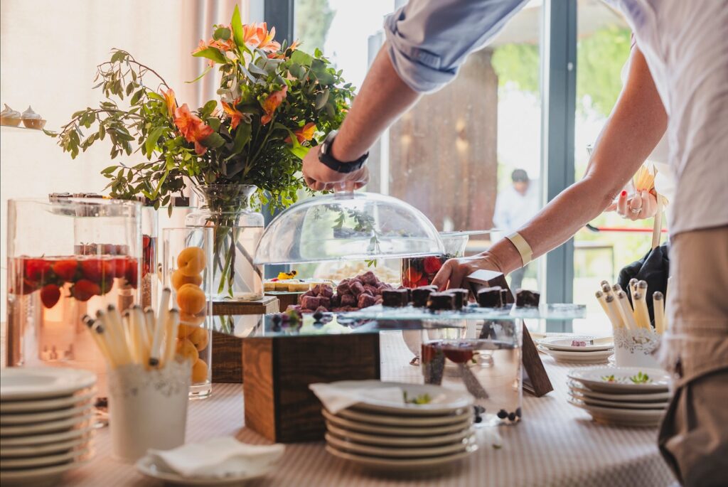 Un poco de lo que fue el eventazo de @boggoremember en Finca Astilbe. Porque nuestros eventos son siempre los mejores y en la mejor compañía. ðºð½ðª©

#eneldocatering #fincaastilbebyeneldo #lasallebyeneldo #grupoeneldo #venues #eventos2025 #eventossociales #eventocorporativo #eventosmadrid #venuesmadrid #venues #eventosexclusivos #cateringmadrid #gastronomiaespañola #bodas #lifestyle #beautyandlifestyle #placetobe