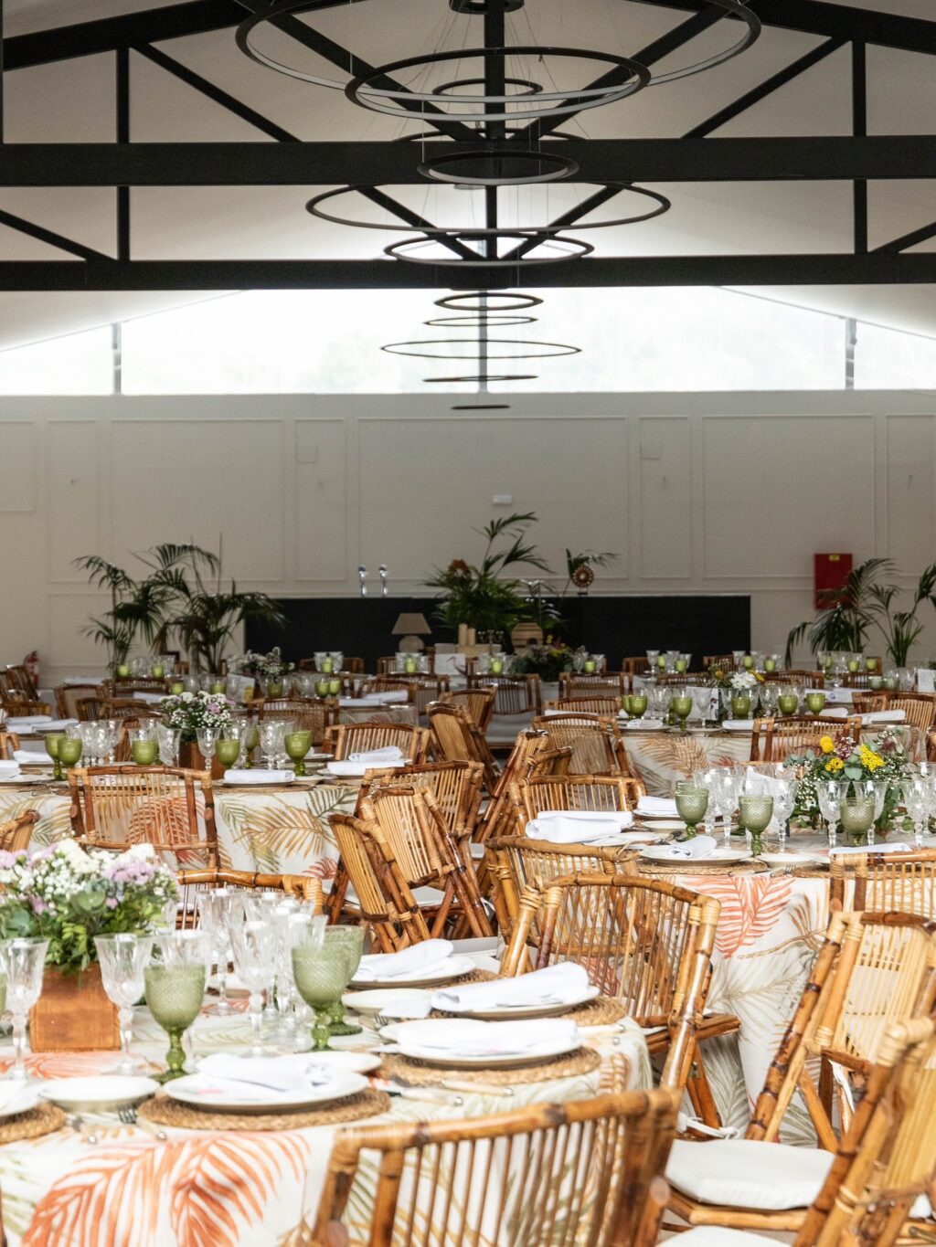 Espacios que se adaptan a tu evento. En Finca Astilbe, nuestras instalaciones interiores están diseñadas para ofrecerte flexibilidad y estilo en cualquier época del año. Ambientes versátiles que se transforman según tus necesidades: desde celebraciones íntimas hasta grandes encuentros, siempre con el sello de elegancia y confort que nos caracteriza. Descubre cómo podemos hacer realidad tu evento, tal y como lo imaginaste.

#eneldocatering #fincaastilbebyeneldo #lasallebyeneldo #grupoeneldo #venues #eventos2025 #eventossociales #eventocorporativo #eventosmadrid #venuesmadrid #venues #eventosexclusivos #cateringmadrid #gastronomiaespañola #bodas #lifestyle #beautyandlifestyle #placetobe