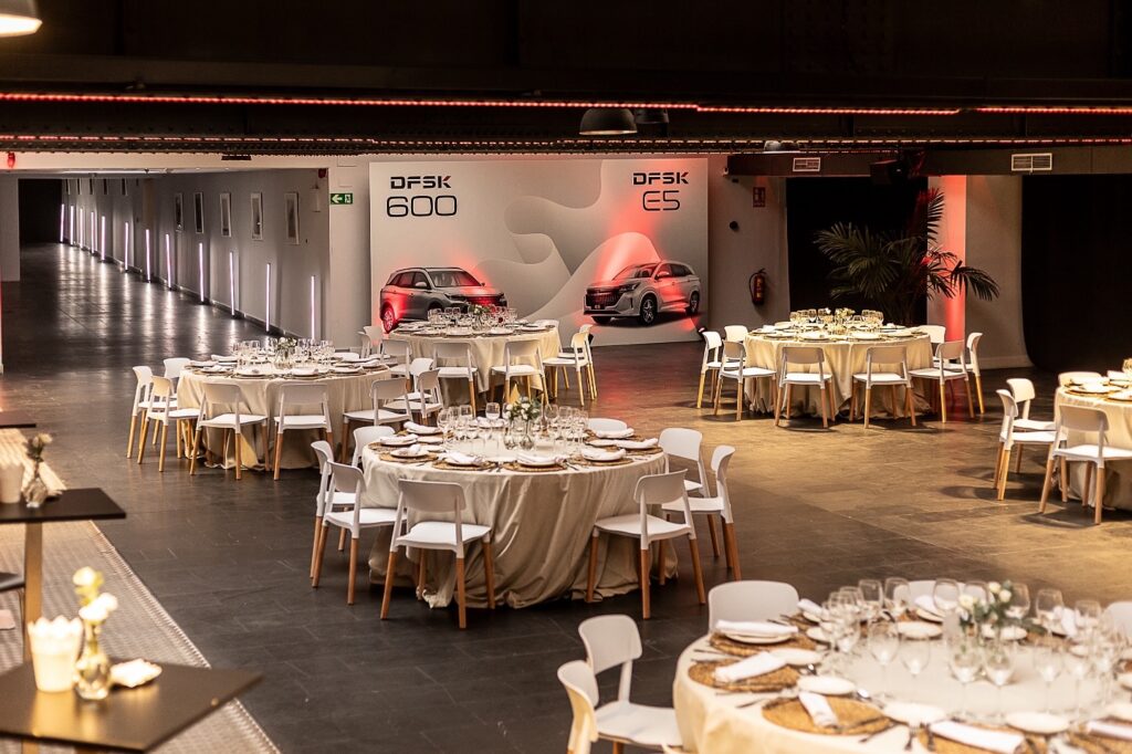 ¡Increíble montaje para evento corporativo en La Salle by Eneldo! Nuestro espacio en plano centro de cuenta con dos salas independientes que suman 1100 m² de versatilidad y funcionalidad, adaptables a cualquier necesidad. Desde reuniones ejecutivas hasta conferencias de gran formato en Eneldo diseñamos el lugar perfecto para tus grandes ideas.

#eneldocatering #fincaastilbebyeneldo #lasallebyeneldo #grupoeneldo #venues #eventos2024 #eventossociales #eventocorporativo #eventosmadrid #venuesmadrid #venues #eventosexclusivos #cateringmadrid #gastronomiaespañola #bodas #lifestyle #beautyandlifestyle #placetobe