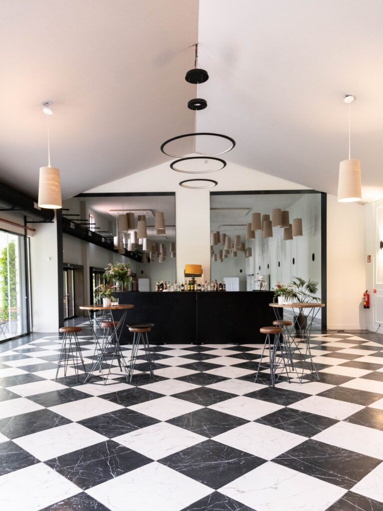 Los interiores de Finca Astilbe han sido diseñados cuidadosamente y hacen del espacio un referente en Madrid para la celebración de los mejores eventos y bodas. Un lugar ubicado en un entorno excepcional, rodeado de árboles y un jardín lleno de flores silvestres. 

#eneldocatering #fincaastilbebyeneldo #lasallebyeneldo #grupoeneldo #venues #eventos2025 #eventossociales #eventocorporativo #eventosmadrid #venuesmadrid #venues #eventosexclusivos #cateringmadrid #gastronomiaespañola #bodas #lifestyle #beautyandlifestyle #placetobe