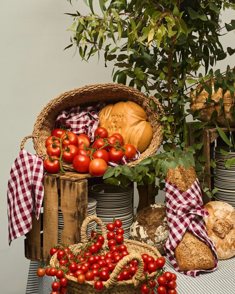 ¡Hasta el último detalle! En nuestros eventos nos encanta sorprender con el cuidado en cada montaje. Esta mesa, llena de color y productos frescos, es un ejemplo perfecto del estilo más auténtico de un picnic al aire libre. ð¥ð§ºð

#eneldocatering #fincaastilbebyeneldo #lasallebyeneldo #grupoeneldo #venues #eventos2024 #eventossociales #eventocorporativo #eventosmadrid #venuesmadrid #venues #eventosexclusivos #cateringmadrid #gastronomiaespañola #bodas #lifestyle #beautyandlifestyle #placetobe