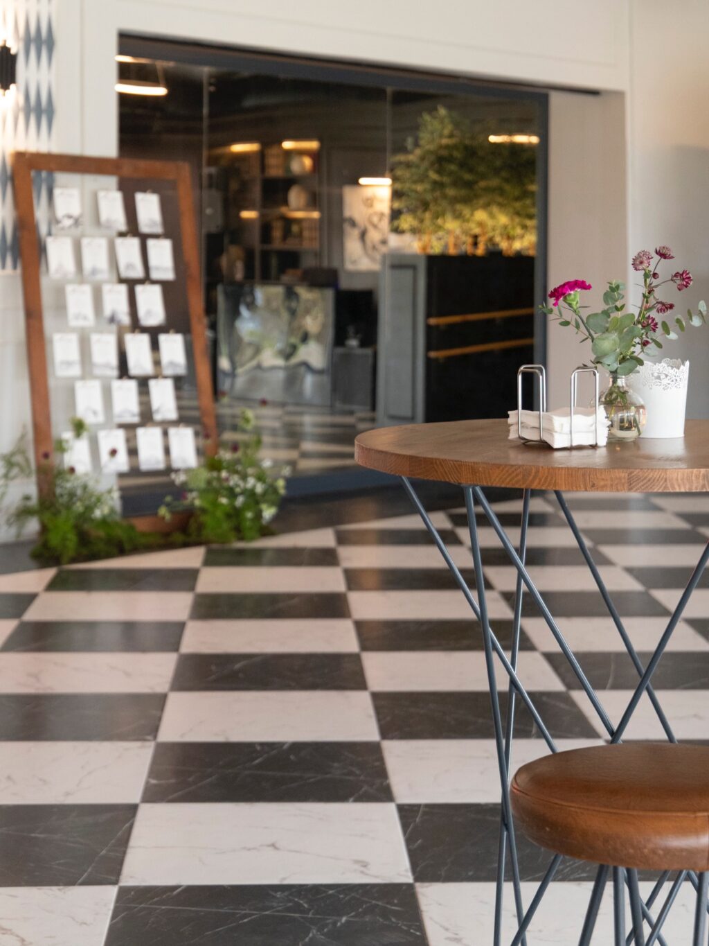 ¡Una boda inolvidable en Finca Astilbe! @lucesdecuento llenó los techos de nuestro salón Plenaria transformando el espacio con esta puesta en escena única. Una decoración mágica!
#eneldocatering #fincaastilbebyeneldo #lasallebyeneldo #grupoeneldo #eventos2026