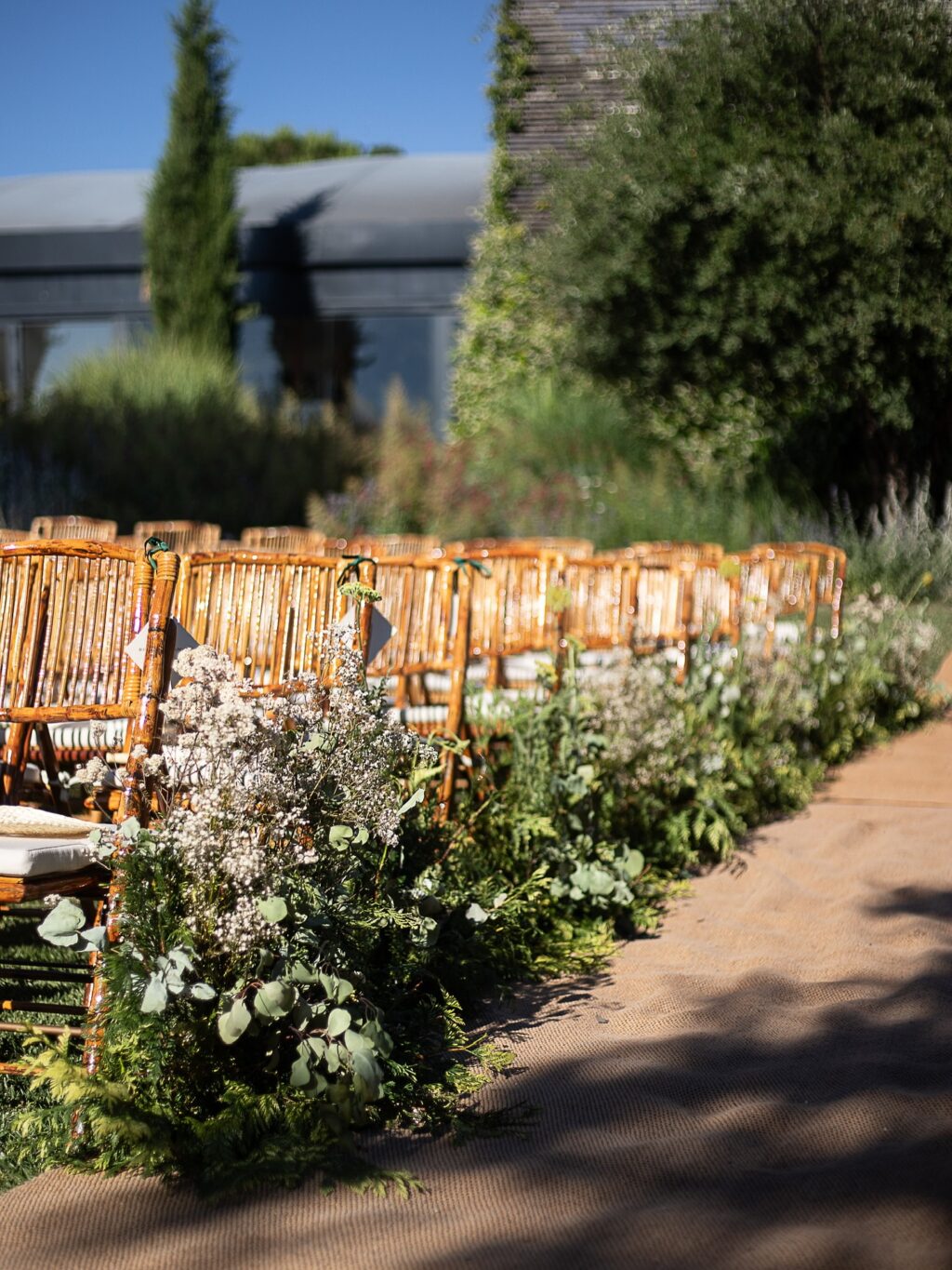 Así de espectaculares quedan las bodas civiles en los jardines de Finca Astilbe. El diseño paisajístico de la finca ha sido cuidadosamente pensado para ofrecer a nuestros novios y sus invitados un pequeño oasis en Madrid lleno de flores. Entra en nuestra página web y descubre Finca Astilbe.

#eneldocatering #fincaastilbebyeneldo #lasallebyeneldo #grupoeneldo #venues #eventos2025 #eventossociales #eventocorporativo #eventosmadrid #venuesmadrid #venues #eventosexclusivos #cateringmadrid #gastronomiaespañola #bodas #lifestyle #beautyandlifestyle #placetobe