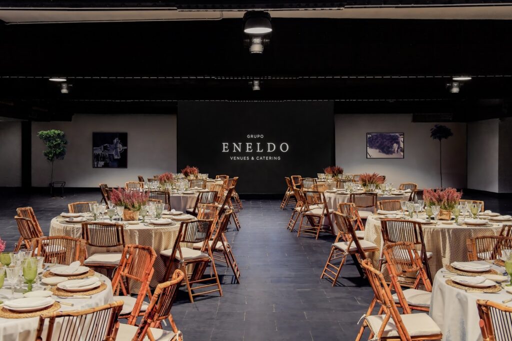 Montajes listos antes de que lleguen tus invitados. Logística, coordinación, espacios flexibles y ejecución profesional para que todo fluya en Finca Astilbe.
#eneldocatering #fincaastilbebyeneldo #lasallebyeneldo #grupoeneldo #eventos2026