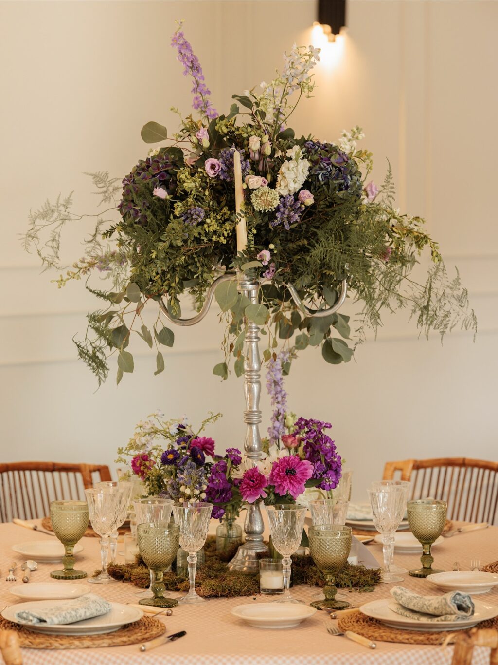 Así de increíbles quedan nuestras mesas en Finca Astilbe con nuestras floristas homologadas: @marta.azpeitia @barbareaflores @bukkaflores @eltallerdelucia y @alfabiaflores Descubre su trabajo a través de nuestros eventos. Siempre buscamos calidad y atención al detalle para que vuestros eventos sean los mejores.
#eneldocatering #fincaastilbebyeneldo #lasallebyeneldo #grupoeneldo #venues #eventos2025 #eventossociales #eventocorporativo #eventosmadrid #venuesmadrid #venues #eventosexclusivos #cateringmadrid #gastronomiaespañola #bodas #lifestyle #beautyandlifestyle #placetobe