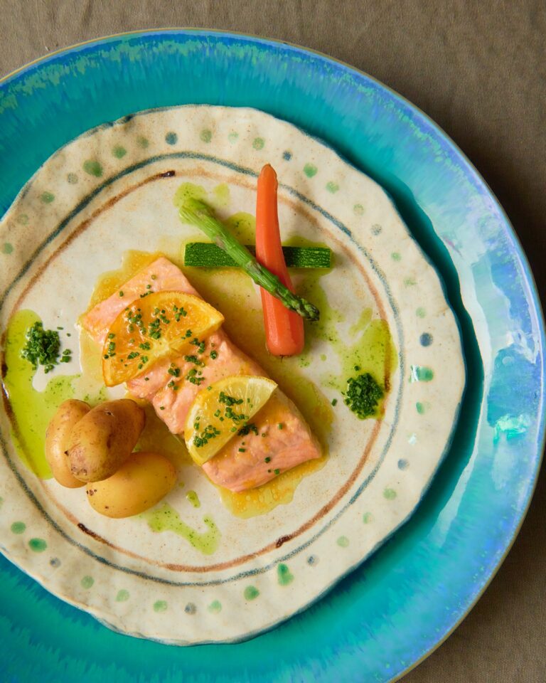 Descubre nuestro salmón al horno con salsa de cítricos y atadillo de verduras, un plato espectacular, ligero y sabroso. En Eneldo nos preocupamos de que nuestra cocina sea del más alto nivel para que nuestros comensales siempre queden satisfechos. 

#eneldocatering #fincaastilbebyeneldo #lasallebyeneldo #grupoeneldo #venues #eventos2024 #eventossociales #eventocorporativo #eventosmadrid #venuesmadrid #venues #eventosexclusivos #cateringmadrid #gastronomiaespañola #bodas #lifestyle #beautyandlifestyle #placetobe