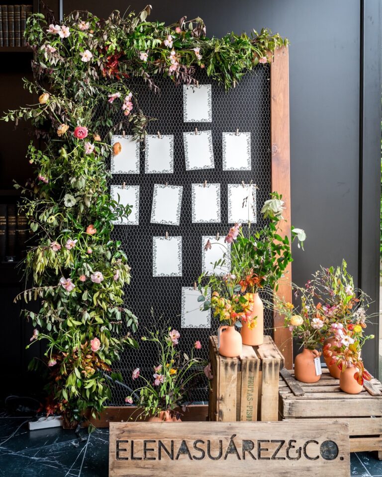 Así de espectaculares quedó el sitting-plan de @elenasuarezandco en Finca Astilbe. Con nuestras floristas homologadas @elenasuarezandco @barbareaflores @eltallerdelucia @bukkaflores @marta.azpeitia @alfabiaflores garantizamos a nuestros clientes el mejor resultado en nuestros eventos. Montajes que dejarán a todos boquiabiertos. ðºð·

#eneldocatering #fincaastilbebyeneldo #lasallebyeneldo #grupoeneldo #venues #eventos2024 #eventossociales #eventocorporativo #eventosmadrid #venuesmadrid #venues #eventosexclusivos #cateringmadrid #gastronomiaespañola #bodas #lifestyle #beautyandlifestyle #placetobe