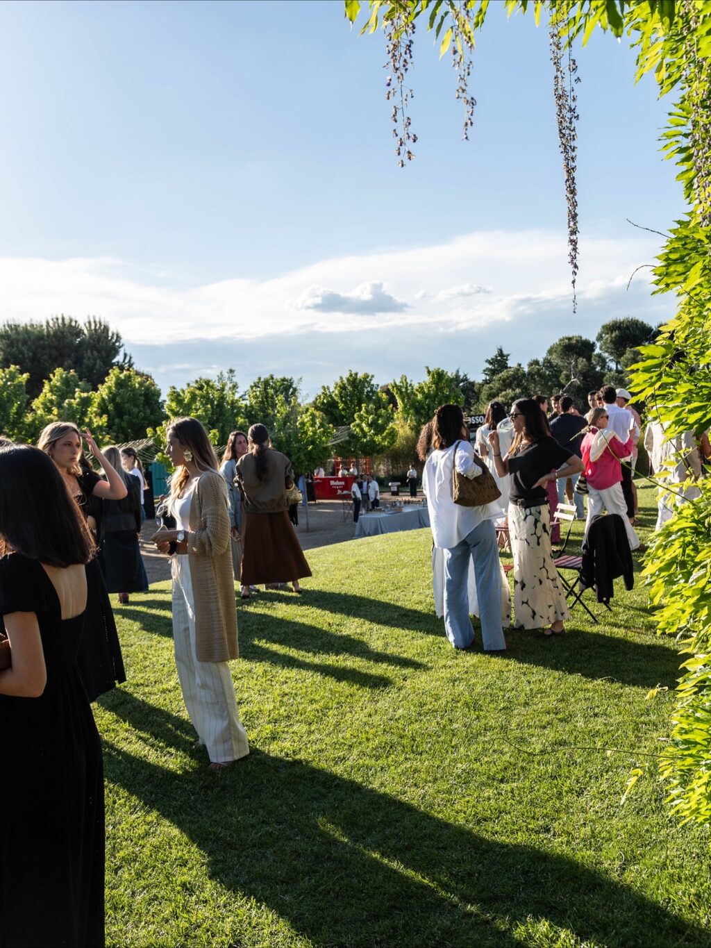 Espectacular evento de @springfieldofficial en los jardines de Finca Astilbe. Lleno de color, flores, un súper ambiente y los mejores invitados. Porque en Grupo Eneldo nos aseguramos de resaltar la marca y el producto de nuestros clientes con un servicio impecable. Gracias por confiar en nosotros.

#eneldocatering #fincaastilbebyeneldo #lasallebyeneldo #grupoeneldo #venues #eventos2025 #eventossociales #eventocorporativo #eventosmadrid #venuesmadrid #venues #eventosexclusivos #cateringmadrid #gastronomiaespañola #bodas #lifestyle #beautyandlifestyle #placetobe