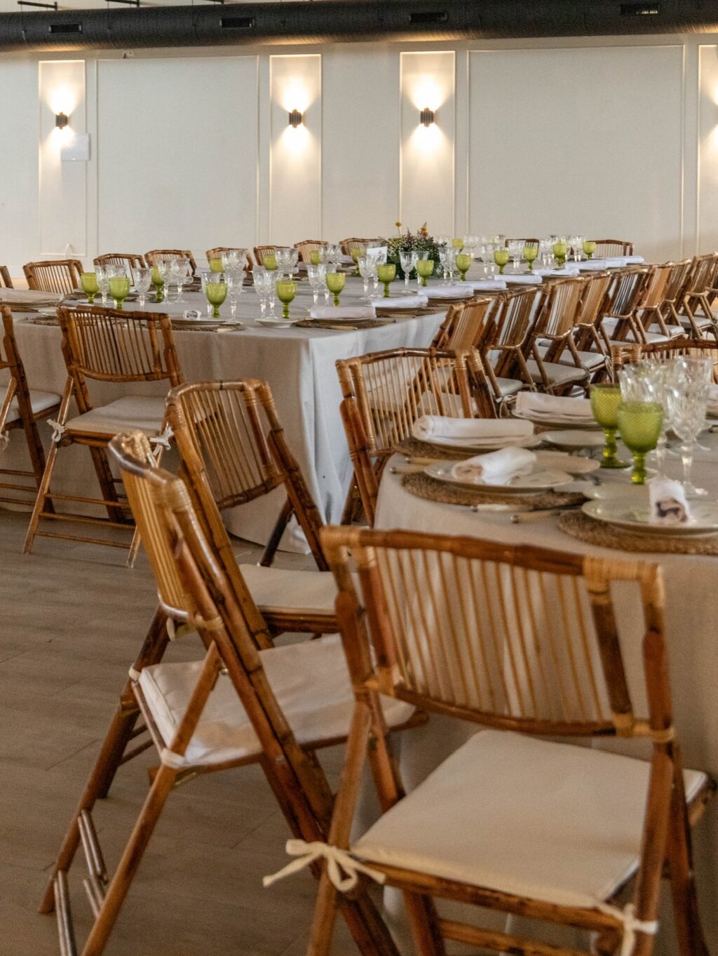 Así de estupendas quedan vuestras bodas en los salones de Finca Astilbe. Gracias al diseño moderno y diáfano, los salones interiores se transforman fácilmente para adaptarse a banquetes, cócteles o ceremonias únicas.

#eneldocatering #fincaastilbebyeneldo #lasallebyeneldo #grupoeneldo #venues #eventos2025 #eventossociales #eventocorporativo #eventosmadrid #venuesmadrid #venues #eventosexclusivos #cateringmadrid #gastronomiaespañola #bodas #lifestyle #beautyandlifestyle #placetobe