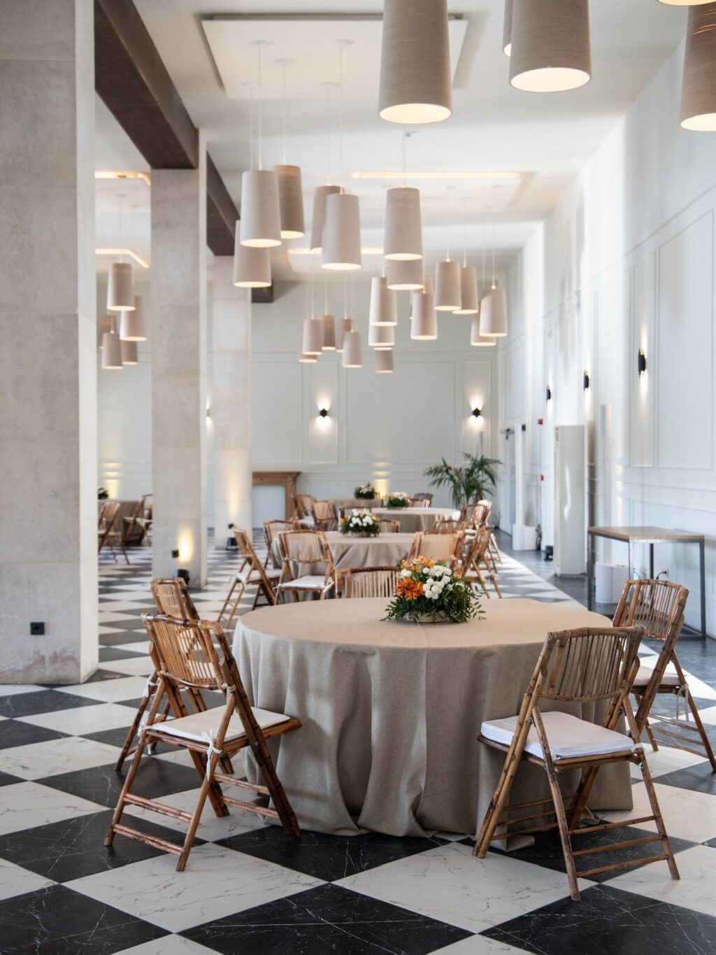 Los interiores de Finca Astilbe han sido diseñados cuidadosamente y hacen del espacio un referente en Madrid para la celebración de los mejores eventos y bodas. Un lugar ubicado en un entorno excepcional, rodeado de árboles y un jardín lleno de flores silvestres. 

#eneldocatering #fincaastilbebyeneldo #lasallebyeneldo #grupoeneldo #venues #eventos2025 #eventossociales #eventocorporativo #eventosmadrid #venuesmadrid #venues #eventosexclusivos #cateringmadrid #gastronomiaespañola #bodas #lifestyle #beautyandlifestyle #placetobe