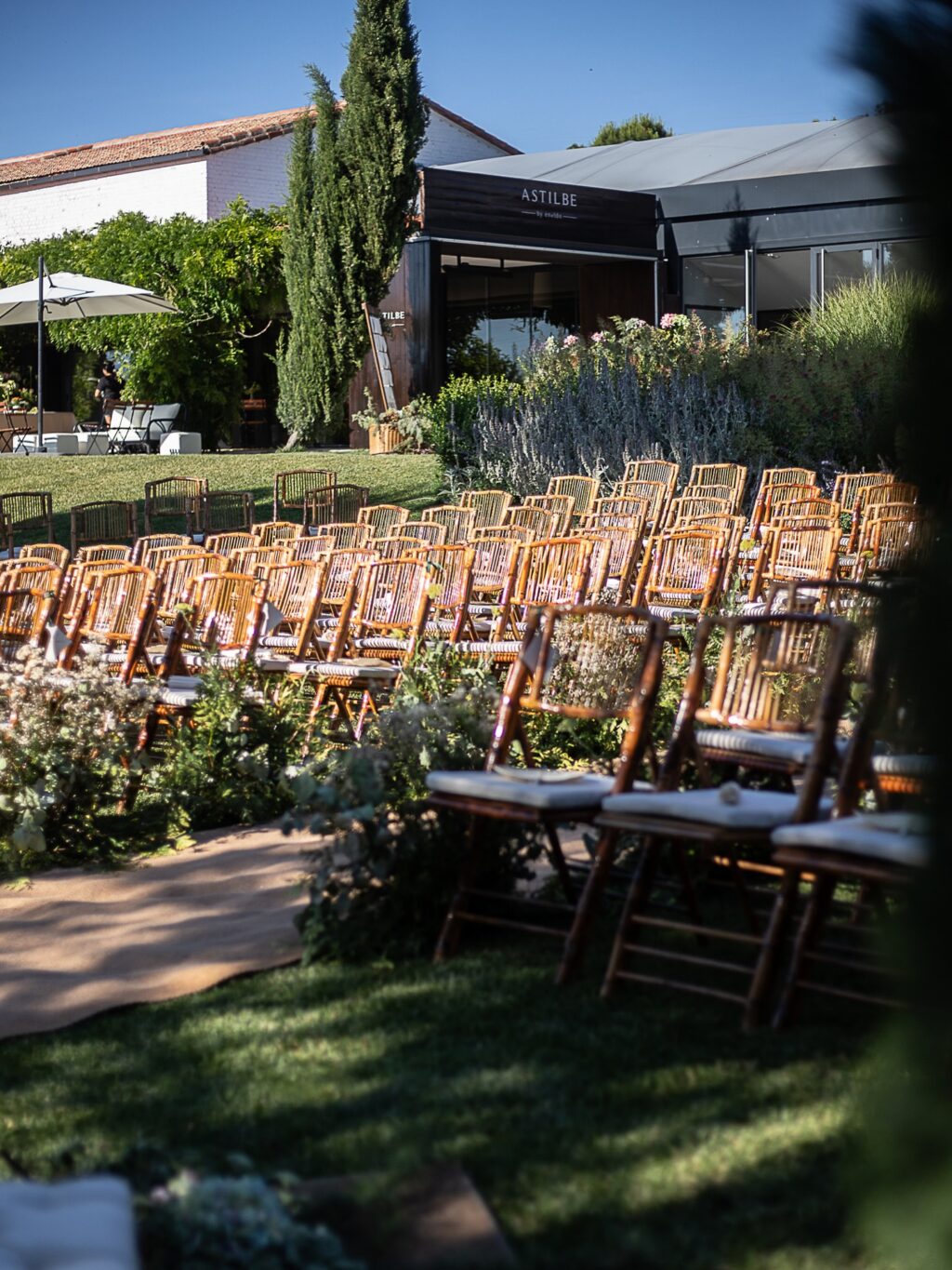 Así de espectacular quedó esta boda civil en el jardín de Finca Astilbe. Un entorno único a tan solo 5 minutos de Madrid. Gracias a los novios por confiar en nosotros para este día tan importante.

#eneldocatering #fincaastilbebyeneldo #lasallebyeneldo #grupoeneldo #venues #eventos2025 #eventossociales #eventocorporativo #eventosmadrid #venuesmadrid #venues #eventosexclusivos #cateringmadrid #gastronomiaespañola #bodas #lifestyle #beautyandlifestyle #placetobe