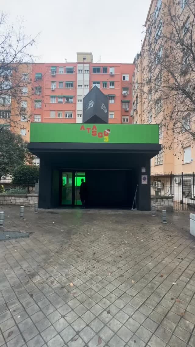 Espacio La Salle by Eneldo es el venue urbano por excelencia para encuentros corporativos, sociales o celebraciones familiares. Con diseño moderno, espacios flexibles y ubicación estratégica junto al Estadio Santiago Bernabéu, ahora más versátil que nunca para adaptarse a tus eventos con estilo y personalidad.
#eneldocatering #fincaastilbebyeneldo #lasallebyeneldo #grupoeneldo #eventos2026