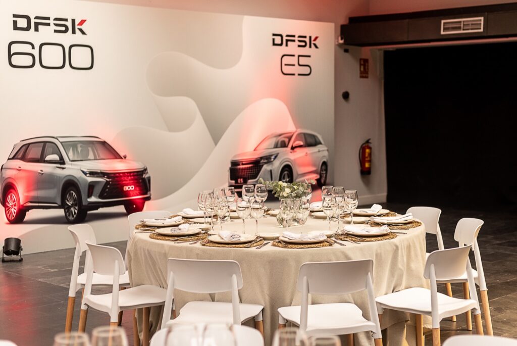 Espectacular evento corporativo de @dfskinternational en Espacio La Salle by Eneldo. Una experiencia inversiva en el mundo del motor gracias a la flexibilidad de nuestro espacio. Organiza ya el tuyo y dale a tu marca el evento que se merece.
#eneldocatering #fincaastilbebyeneldo #lasallebyeneldo #grupoeneldo #eventos2025