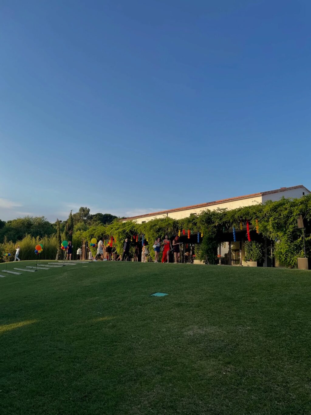 Un team building original y divertido en Finca Astilbe. Porque nuestros espacios se adaptan a cualquier propuesta para llevar a cabo vuestras increibles ideas.

#eneldocatering #fincaastilbebyeneldo
#lasallebyeneldo #grupoeneldo #venues #eventos2025
#eventossociales #eventocorporativo #eventosmadrid
#venuesmadrid #venues #eventosexclusivos
#cateringmadrid #gastronomiaespañola #bodas
#lifestyle #beautyandlifestyle #placetobe