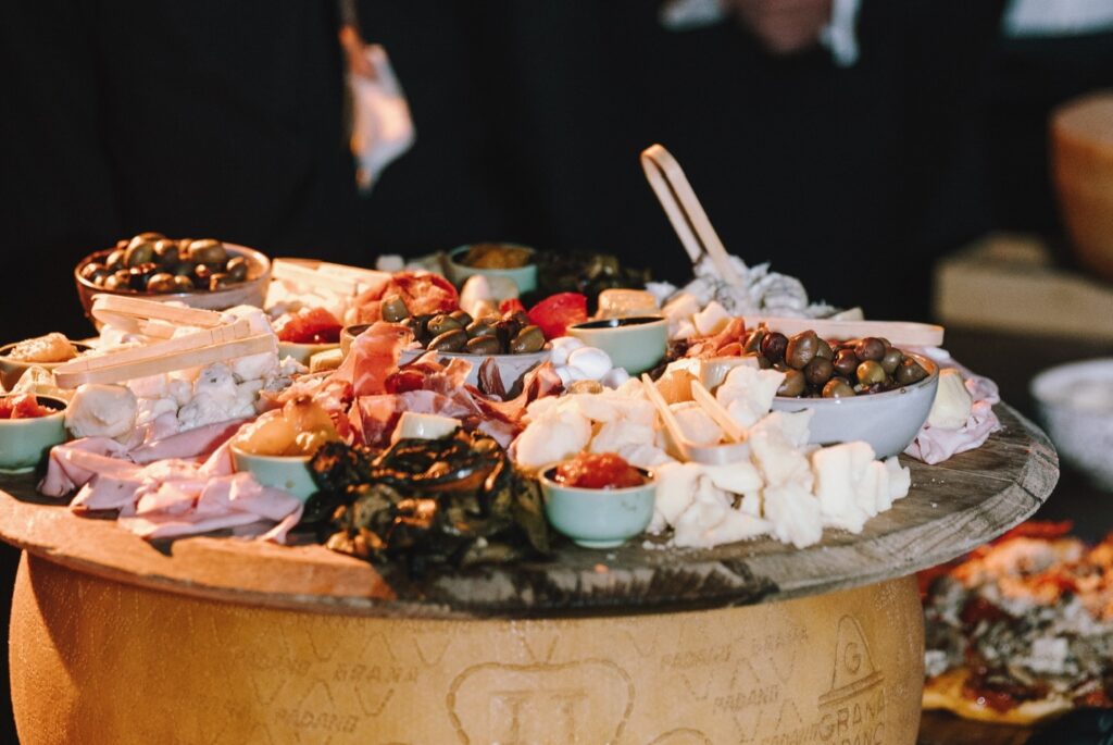 Eventos que fluyen con estilo y organización impecable. En Grupo Eneldo cuidamos la puesta en escena desde el primer hasta el último momento.
ðEspacio La Salle by Eneldo.
#eneldocatering #fincaastilbebyeneldo #lasallebyeneldo #grupoeneldo #eventos2025