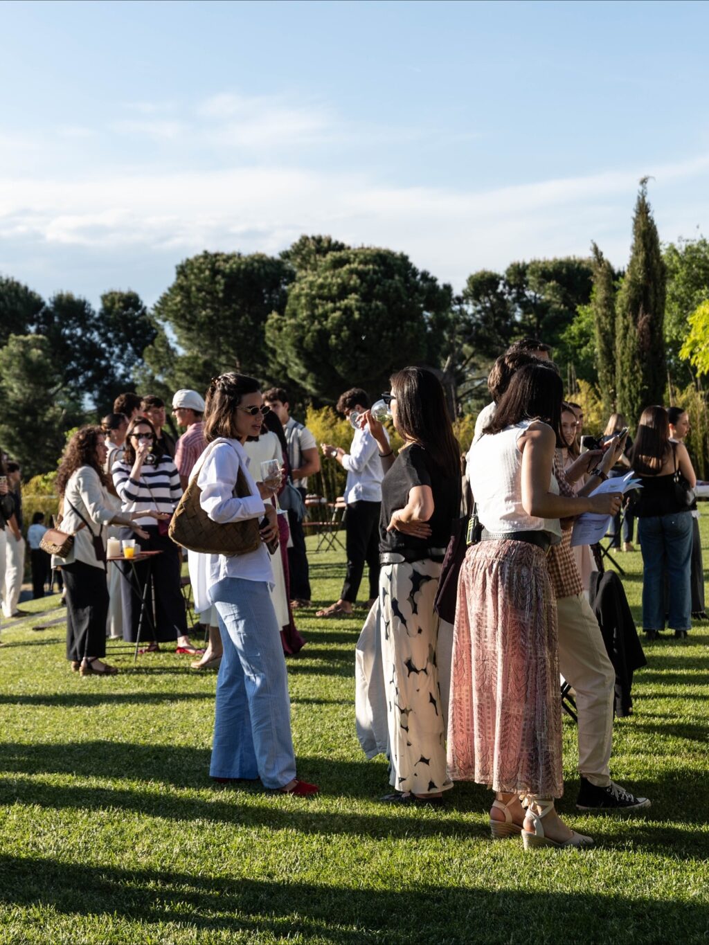 Espectacular evento de @springfieldofficial en los jardines de Finca Astilbe. Lleno de color, flores, un súper ambiente y los mejores invitados. Porque en Grupo Eneldo nos aseguramos de resaltar la marca y el producto de nuestros clientes con un servicio impecable. Gracias por confiar en nosotros.

#eneldocatering #fincaastilbebyeneldo #lasallebyeneldo #grupoeneldo #venues #eventos2025 #eventossociales #eventocorporativo #eventosmadrid #venuesmadrid #venues #eventosexclusivos #cateringmadrid #gastronomiaespañola #bodas #lifestyle #beautyandlifestyle #placetobe