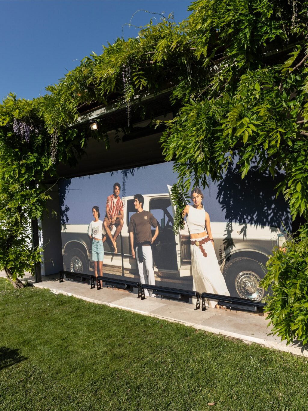 Espectacular evento de @springfieldofficial en los jardines de Finca Astilbe. Lleno de color, flores, un súper ambiente y los mejores invitados. Porque en Grupo Eneldo nos aseguramos de resaltar la marca y el producto de nuestros clientes con un servicio impecable. Gracias por confiar en nosotros.

#eneldocatering #fincaastilbebyeneldo #lasallebyeneldo #grupoeneldo #venues #eventos2025 #eventossociales #eventocorporativo #eventosmadrid #venuesmadrid #venues #eventosexclusivos #cateringmadrid #gastronomiaespañola #bodas #lifestyle #beautyandlifestyle #placetobe