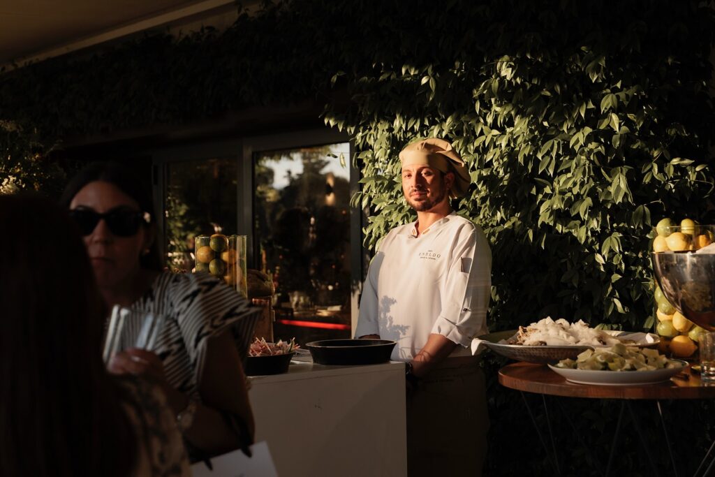 Nuestro puesto de ostras es todo un acierto. Así de bonito queda y a los invitados les encanta. 

#eneldocatering #fincaastilbebyeneldo #lasallebyeneldo #grupoeneldo #venues #eventos2025 #eventossociales #eventocorporativo #eventosmadrid #venuesmadrid #venues #eventosexclusivos #cateringmadrid #gastronomiaespañola #bodas #lifestyle #beautyandlifestyle #placetobe