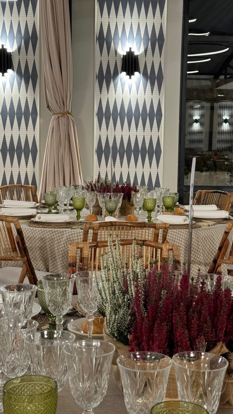 Ayer celebramos una cena espectacular para 700 personas sentadas en nuestros salones interiores. Un evento que refleja nuestra capacidad de ofrecer celebraciones de gran formato con la excelencia y el cuidado por el detalle que nos caracteriza.

#eneldocatering #fincaastilbebyeneldo #lasallebyeneldo #grupoeneldo #venues #eventos2025 #eventossociales #eventocorporativo #eventosmadrid #venuesmadrid #venues #eventosexclusivos #cateringmadrid #gastronomiaespañola #bodas #lifestyle #beautyandlifestyle #placetobe