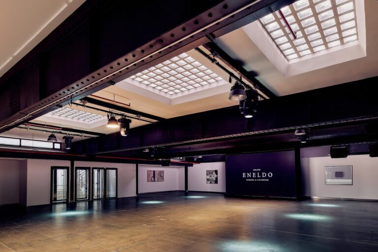 Nuestro espacio La Salle by Eneldo, el lugar perfecto para eventos corporativos en Madrid. Ubicado a tan solo 150m del emblemático Estadio Santiago Bernabéu, un lugar excepcional para empresas que buscan acoger a grandes multitudes y en pleno centro. 

#eneldocatering #fincaastilbebyeneldo #lasallebyeneldo #grupoeneldo #venues #eventos2024 #eventossociales #eventocorporativo #eventosmadrid #venuesmadrid #venues #eventosexclusivos #cateringmadrid #gastronomiaespañola #bodas #lifestyle #beautyandlifestyle #placetobe
