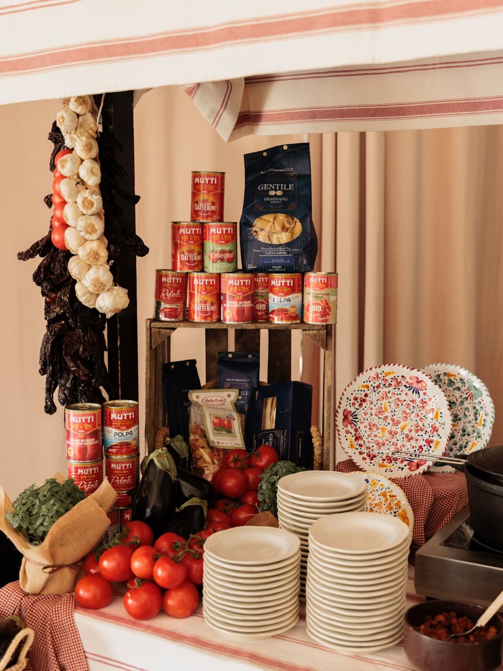 Saborea la auténtica cocina italiana con nuestro puesto de comida. Pasta al dente, salsas artesanales, focaccias y sabores que transportan. Descubre cómo podemos incorporar este montaje en tu próximo evento. ð®ð¹ðð

#eneldocatering #fincaastilbebyeneldo #lasallebyeneldo #grupoeneldo #venues #eventos2025 #eventossociales #eventocorporativo #eventosmadrid #venuesmadrid #venues #eventosexclusivos #cateringmadrid #gastronomiaespañola #bodas #lifestyle #beautyandlifestyle #placetobe