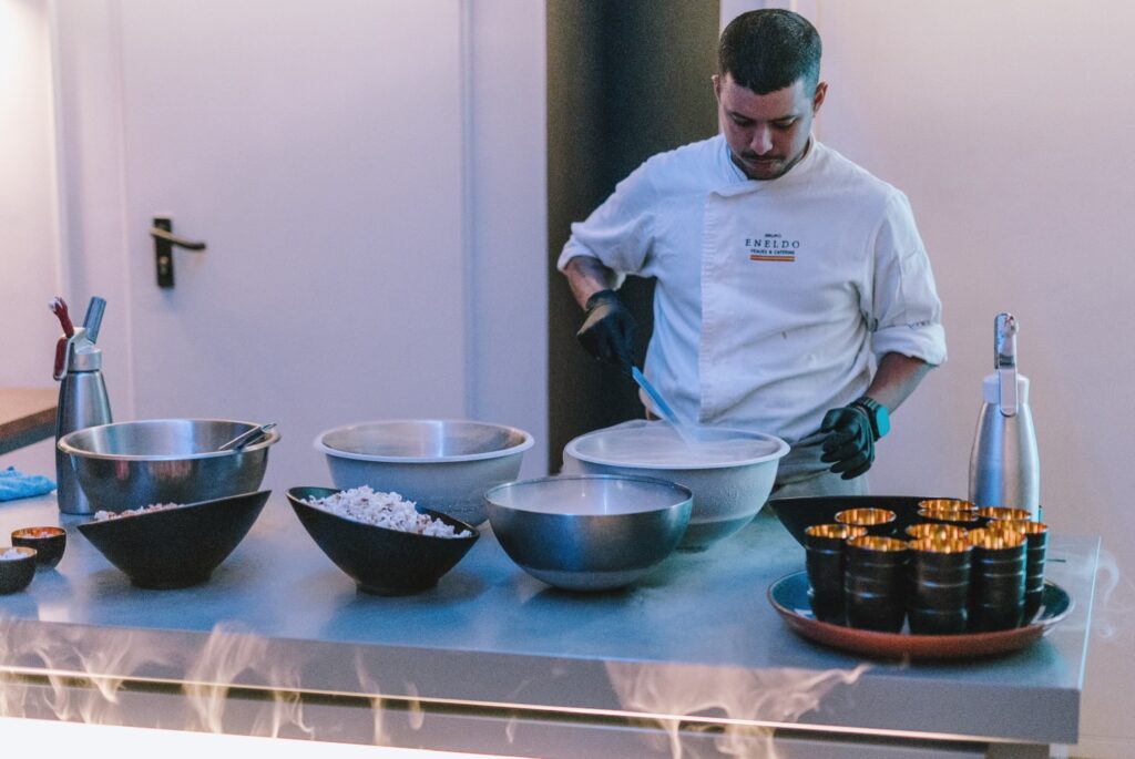 Eventos que fluyen con estilo y organización impecable. En Grupo Eneldo cuidamos la puesta en escena desde el primer hasta el último momento.
ðEspacio La Salle by Eneldo.
#eneldocatering #fincaastilbebyeneldo #lasallebyeneldo #grupoeneldo #eventos2025
