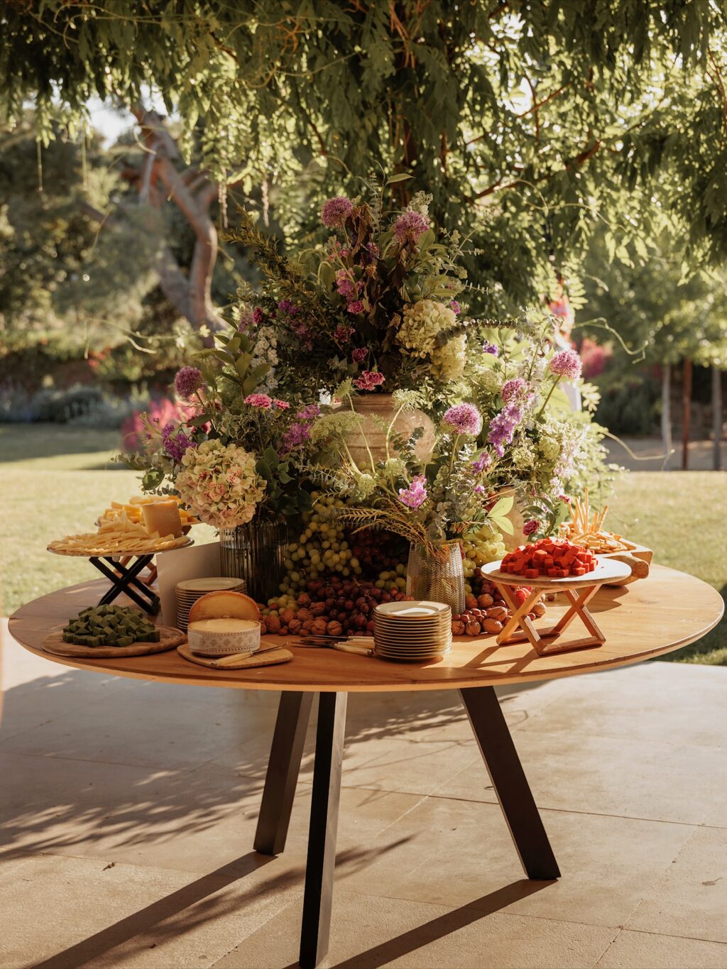 Nuestros aperitivos son mucho más que un entrante. En Grupo Eneldo elaboramos cada bocado con la misma pasión que un plato principal: puestos de quesos, ostras, tartar… Cada detalle está pensado para sorprender, porque los aperitivos marcan el tono de tu evento.

#eneldocatering #fincaastilbebyeneldo #lasallebyeneldo #grupoeneldo #venues #eventos2025 #eventossociales #eventocorporativo #eventosmadrid #venuesmadrid #venues #eventosexclusivos #cateringmadrid #gastronomiaespañola #bodas #lifestyle #beautyandlifestyle #placetobe