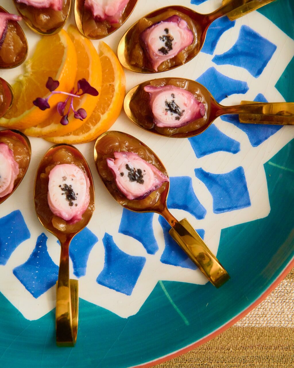 ¡Pulpo al momento, sabor auténtico! En nuestro catering llevamos la tradición gallega a tu evento con nuestro púlpito: pulpo preparado al instante, al puro estilo gallego. Una experiencia gastronómica única que sorprenderá a tus invitados y elevará cualquier evento corporativo. Catering personalizado, ingredientes frescos y la excelencia que nos define. Sabores que dejan huella.

#eneldocatering #fincaastilbebyeneldo #lasallebyeneldo #grupoeneldo #venues #eventos2024 #eventossociales #eventocorporativo #eventosmadrid #venuesmadrid #venues #eventosexclusivos #cateringmadrid #gastronomiaespañola #bodas #lifestyle #beautyandlifestyle #placetobe