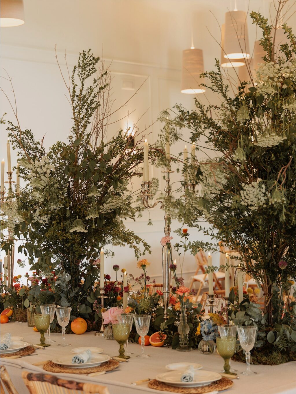 Así de increíbles quedan nuestras mesas en Finca Astilbe con nuestras floristas homologadas: @marta.azpeitia @barbareaflores @bukkaflores @eltallerdelucia y @alfabiaflores Descubre su trabajo a través de nuestros eventos. Siempre buscamos calidad y atención al detalle para que vuestros eventos sean los mejores.
#eneldocatering #fincaastilbebyeneldo #lasallebyeneldo #grupoeneldo #venues #eventos2025 #eventossociales #eventocorporativo #eventosmadrid #venuesmadrid #venues #eventosexclusivos #cateringmadrid #gastronomiaespañola #bodas #lifestyle #beautyandlifestyle #placetobe