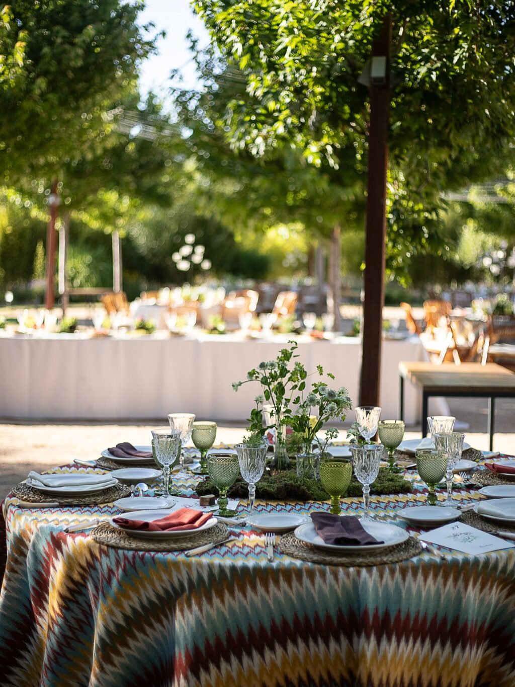 Así de espectaculares quedan las bodas en los jardines de Finca Astilbe. Un oasis cerca de Madrid donde celebrar rodeado de naturaleza. Elige entre nuestro menaje y mantelería para combinar con los colores del entorno. 

#eneldocatering #fincaastilbebyeneldo #lasallebyeneldo #grupoeneldo #venues #eventos2025 #eventossociales #eventocorporativo #eventosmadrid #venuesmadrid #venues #eventosexclusivos #cateringmadrid #gastronomiaespañola #bodas #lifestyle #beautyandlifestyle #placetobe