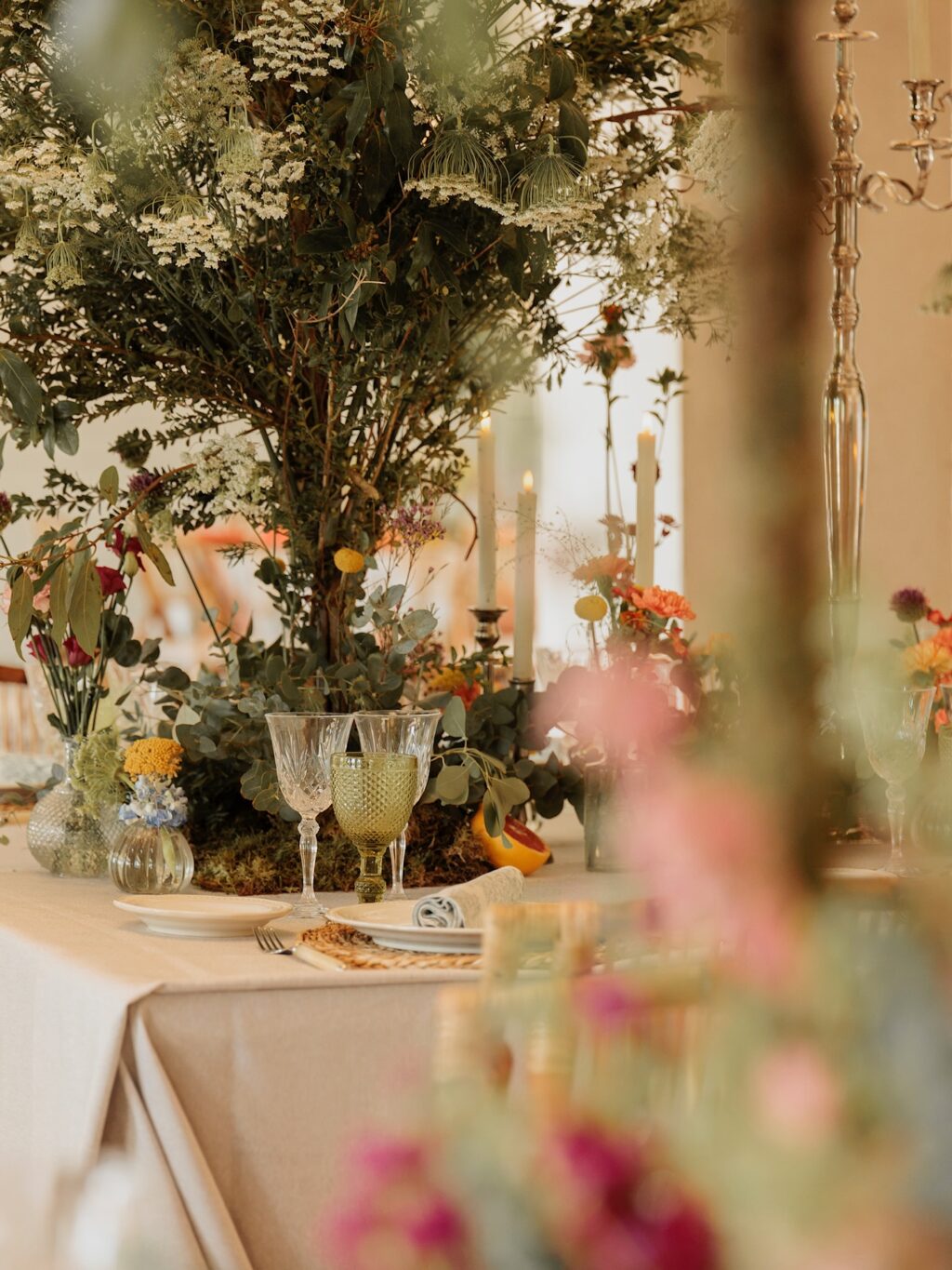 Con nuestras floristas homologadas las mesas en Finca Astilbe siempre son las mejores! Esta selección de fotos son del trabajo de @marta.azpeitia @bukkaflores @eltallerdelucia y @barbareaflores 

#eneldocatering #fincaastilbebyeneldo #lasallebyeneldo #grupoeneldo #venues #eventos2025 #eventossociales #eventocorporativo #eventosmadrid #venuesmadrid #venues #eventosexclusivos #cateringmadrid #gastronomiaespañola #bodas #lifestyle #beautyandlifestyle #placetobe