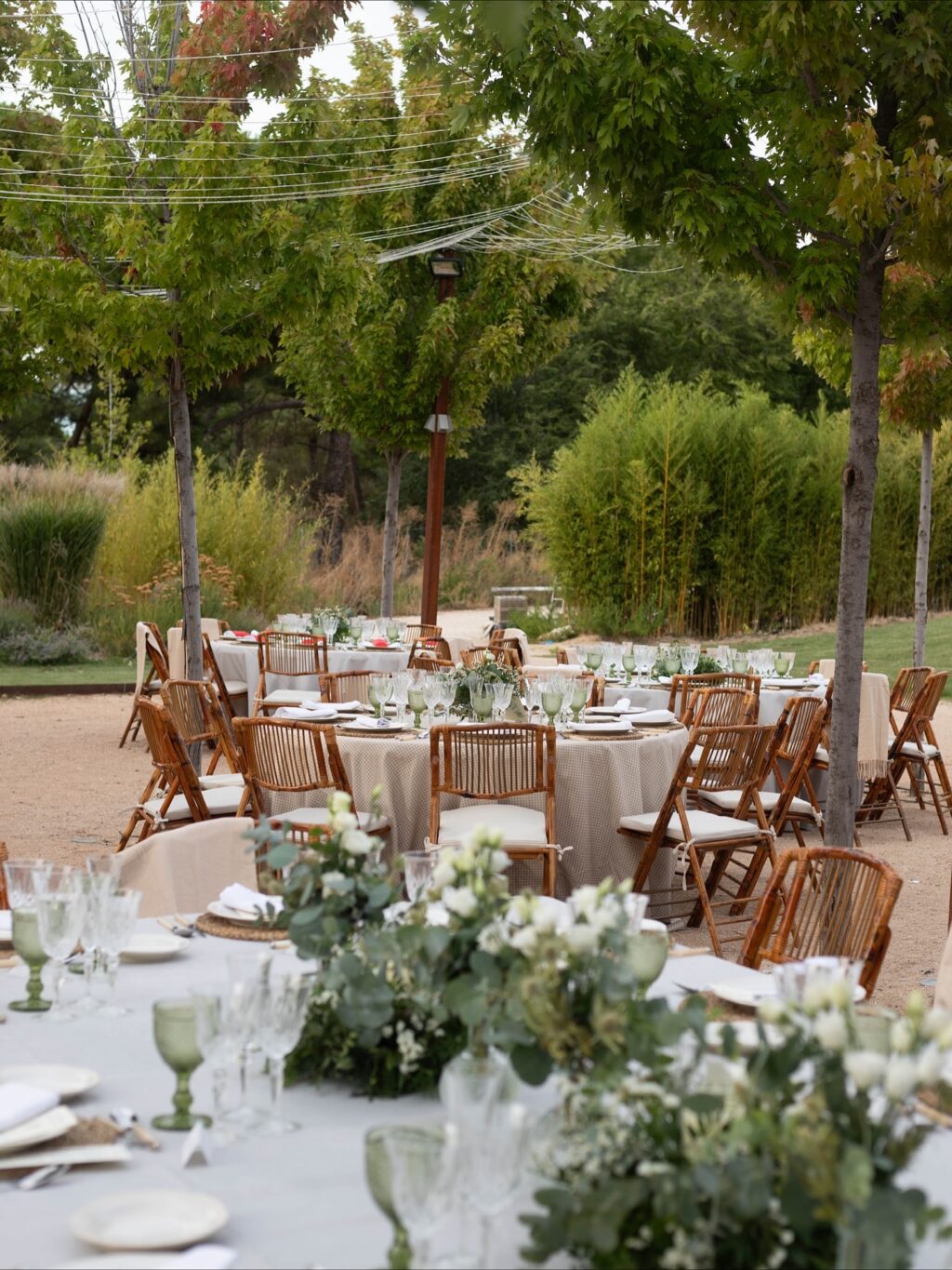 Espectacular boda en nuestros jardines de Finca Astilbe. Al aire libre, con el atardecer de fondo, luz de velas y guirnaldas de luces. Un oasis lleno de flores a pocos minutos de Madrid. Nuestro espacio es perfecto para cualquier evento.

#eneldocatering #fincaastilbebyeneldo #lasallebyeneldo #grupoeneldo #venues #eventos2025 #eventossociales #eventocorporativo #eventosmadrid #venuesmadrid #venues #eventosexclusivos #cateringmadrid #gastronomiaespañola #bodas #lifestyle #beautyandlifestyle #placetobe