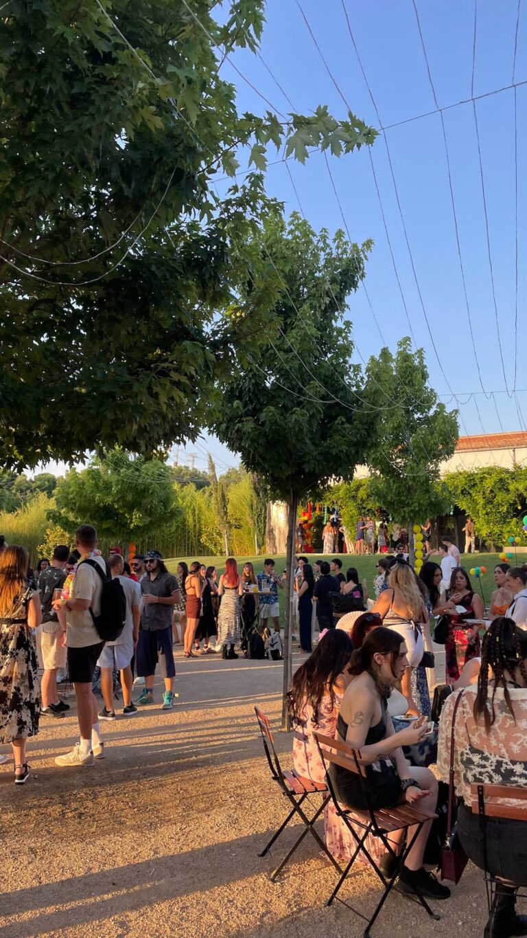 Fiestas llenas de color en los jardines de Finca Astilbe! Así quedan de bien vuestros eventos corporativos en nuestros espacios. Ambientamos el espacio para volverlo una experiencia inversiva donde todo habla de vuestra marca y lo que queréis transmitir.

#eneldocatering #fincaastilbebyeneldo #lasallebyeneldo #grupoeneldo #venues #eventos2025 #eventossociales #eventocorporativo #eventosmadrid #venuesmadrid #venues #eventosexclusivos #cateringmadrid #gastronomiaespañola #bodas #lifestyle #beautyandlifestyle #placetobe