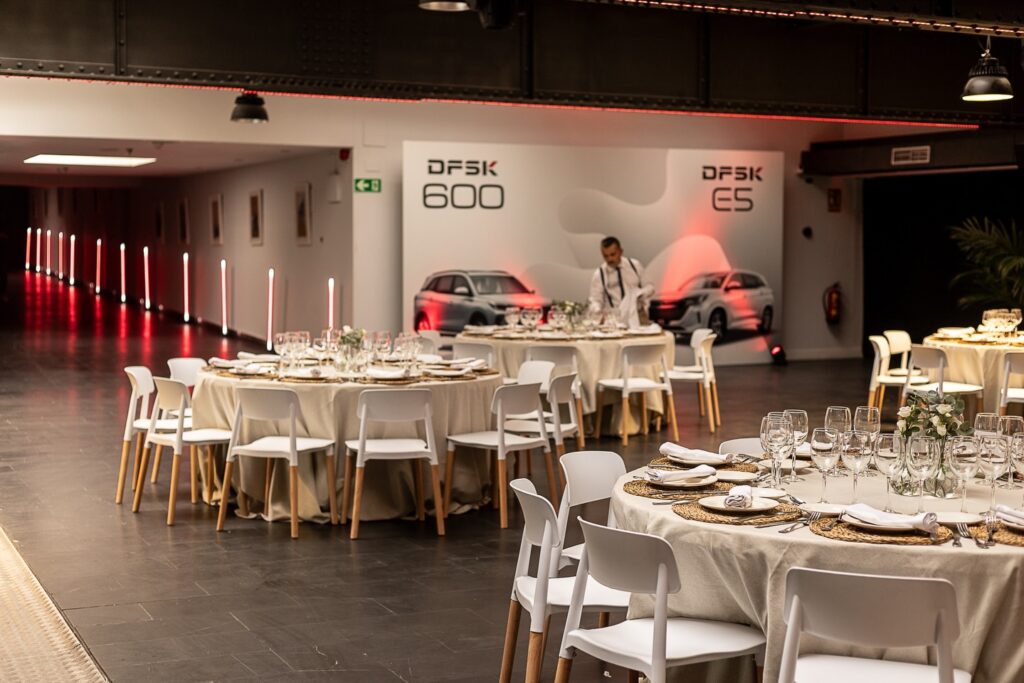 Espectacular evento corporativo de @dfskinternational en Espacio La Salle by Eneldo. Una experiencia inversiva en el mundo del motor gracias a la flexibilidad de nuestro espacio. Organiza ya el tuyo y dale a tu marca el evento que se merece.
#eneldocatering #fincaastilbebyeneldo #lasallebyeneldo #grupoeneldo #eventos2025