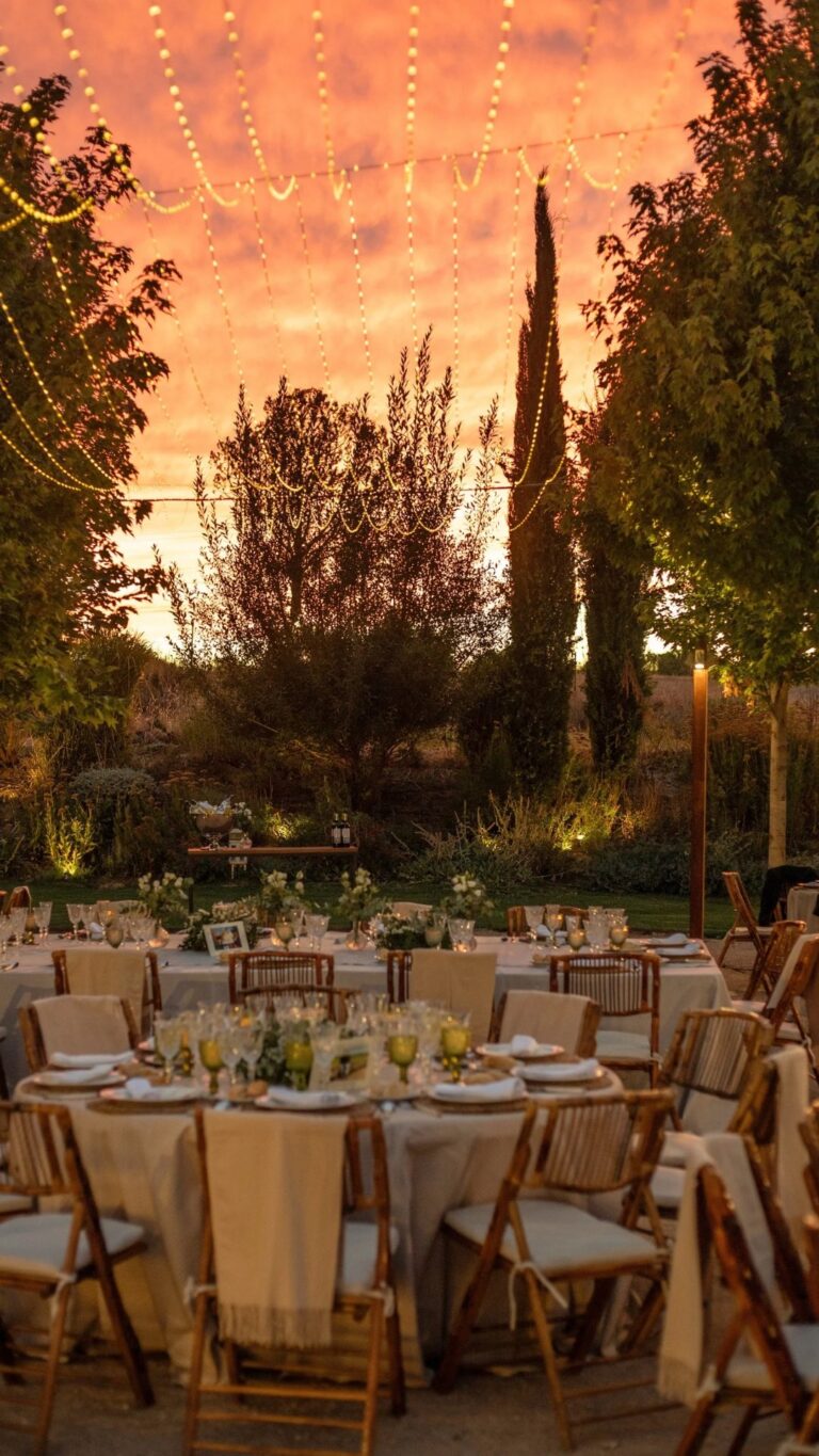 Así de espectaculares son los atardeceres en Finca Astilbe. Un espacio increíble cerca de Madrid y rodeado de naturaleza donde poder celebrar cualquier tipo de evento. Entra en nuestra página web y descubre nuestro trabajo www.eneldo.es

#eneldocatering #fincaastilbebyeneldo #lasallebyeneldo #grupoeneldo #venues #eventos2025 #eventossociales #eventocorporativo #eventosmadrid #venuesmadrid #venues #eventosexclusivos #cateringmadrid #gastronomiaespañola #bodas #lifestyle #beautyandlifestyle #placetobe