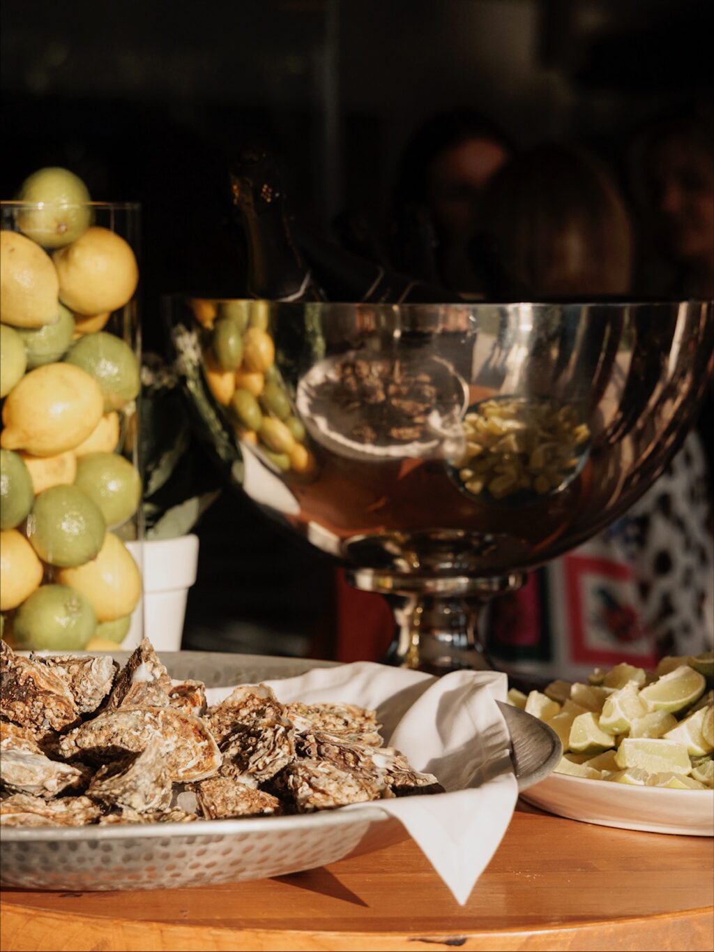 Nuestros aperitivos son mucho más que un entrante. En Grupo Eneldo elaboramos cada bocado con la misma pasión que un plato principal: puestos de quesos, ostras, tartar… Cada detalle está pensado para sorprender, porque los aperitivos marcan el tono de tu evento.

#eneldocatering #fincaastilbebyeneldo #lasallebyeneldo #grupoeneldo #venues #eventos2025 #eventossociales #eventocorporativo #eventosmadrid #venuesmadrid #venues #eventosexclusivos #cateringmadrid #gastronomiaespañola #bodas #lifestyle #beautyandlifestyle #placetobe