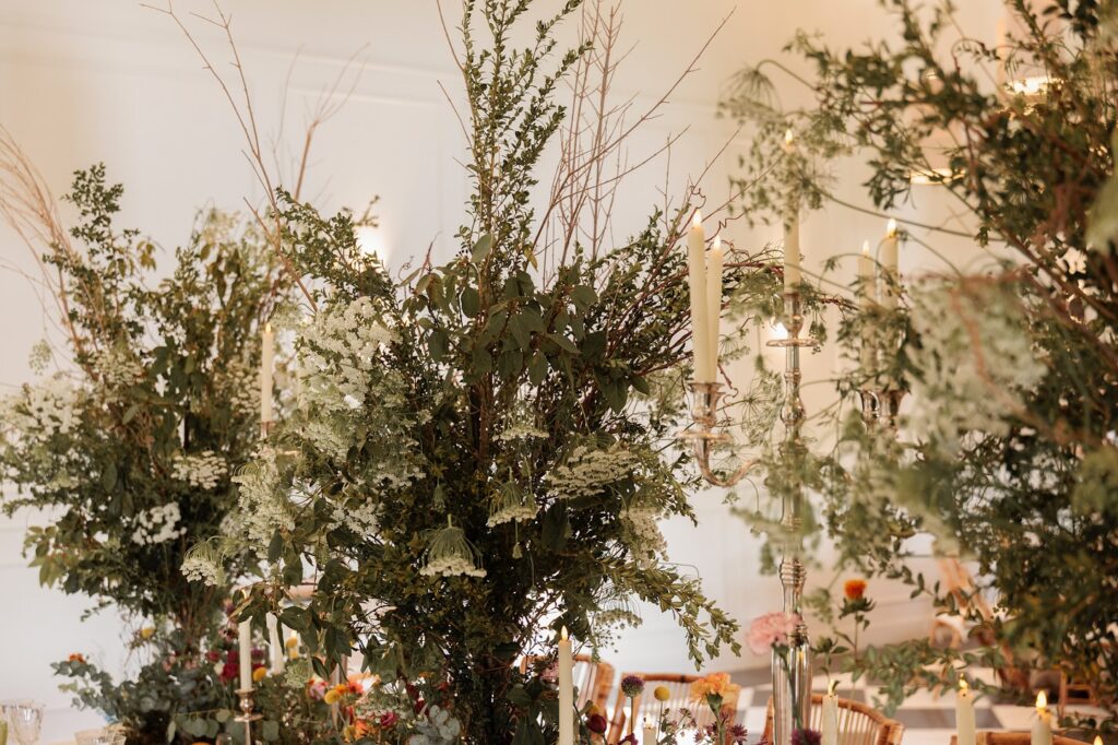 ¡Tenemos el mejor equipo! Gracias al trabajo de nuestras floristas homologadas nuestros eventos quedan siempre espectaculares: @marta.azpeitia @bukkaflores @barbareaflores @alfabiaflores @eltallerdelucia @aquileaflores 

ð½️ @options_es 

#eneldocatering #fincaastilbebyeneldo #lasallebyeneldo #grupoeneldo #venues #eventos2025 #eventossociales #eventocorporativo #eventosmadrid #venuesmadrid #venues #eventosexclusivos #cateringmadrid #gastronomiaespañola #bodas #lifestyle #beautyandlifestyle #placetobe