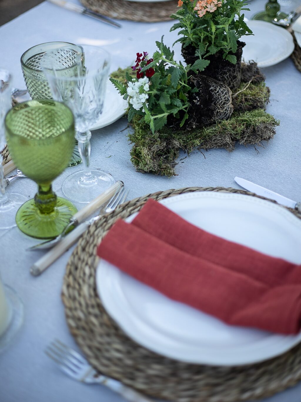 Así de espectaculares quedan las bodas en los jardines de Finca Astilbe. Un oasis cerca de Madrid donde celebrar rodeado de naturaleza. Elige entre nuestro menaje y mantelería para combinar con los colores del entorno. 

#eneldocatering #fincaastilbebyeneldo #lasallebyeneldo #grupoeneldo #venues #eventos2025 #eventossociales #eventocorporativo #eventosmadrid #venuesmadrid #venues #eventosexclusivos #cateringmadrid #gastronomiaespañola #bodas #lifestyle #beautyandlifestyle #placetobe