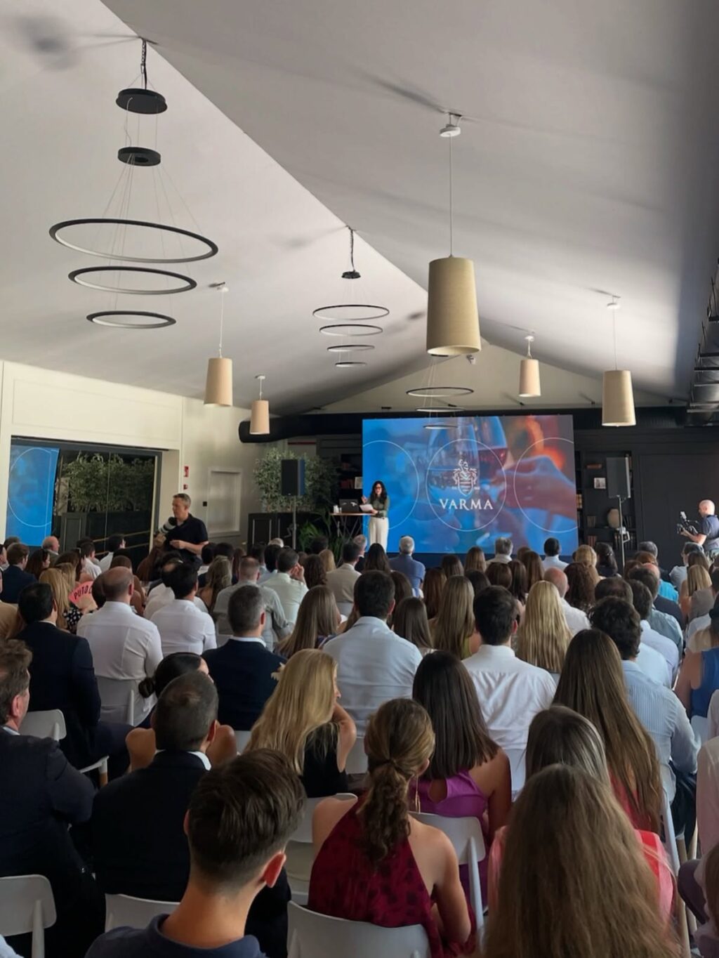 El espectacular evento corporativo de @varma_esp en Finca Astilbe. Descubre cómo desde Grupo Eneldo podemos ayudarte a celebrar los mejores eventos de tu empresa como se merece.

#eneldocatering #fincaastilbebyeneldo #lasallebyeneldo #grupoeneldo #venues #eventos2025 #eventossociales #eventocorporativo #eventosmadrid #venuesmadrid #venues #eventosexclusivos #cateringmadrid #gastronomiaespañola #bodas #lifestyle #beautyandlifestyle #placetobe