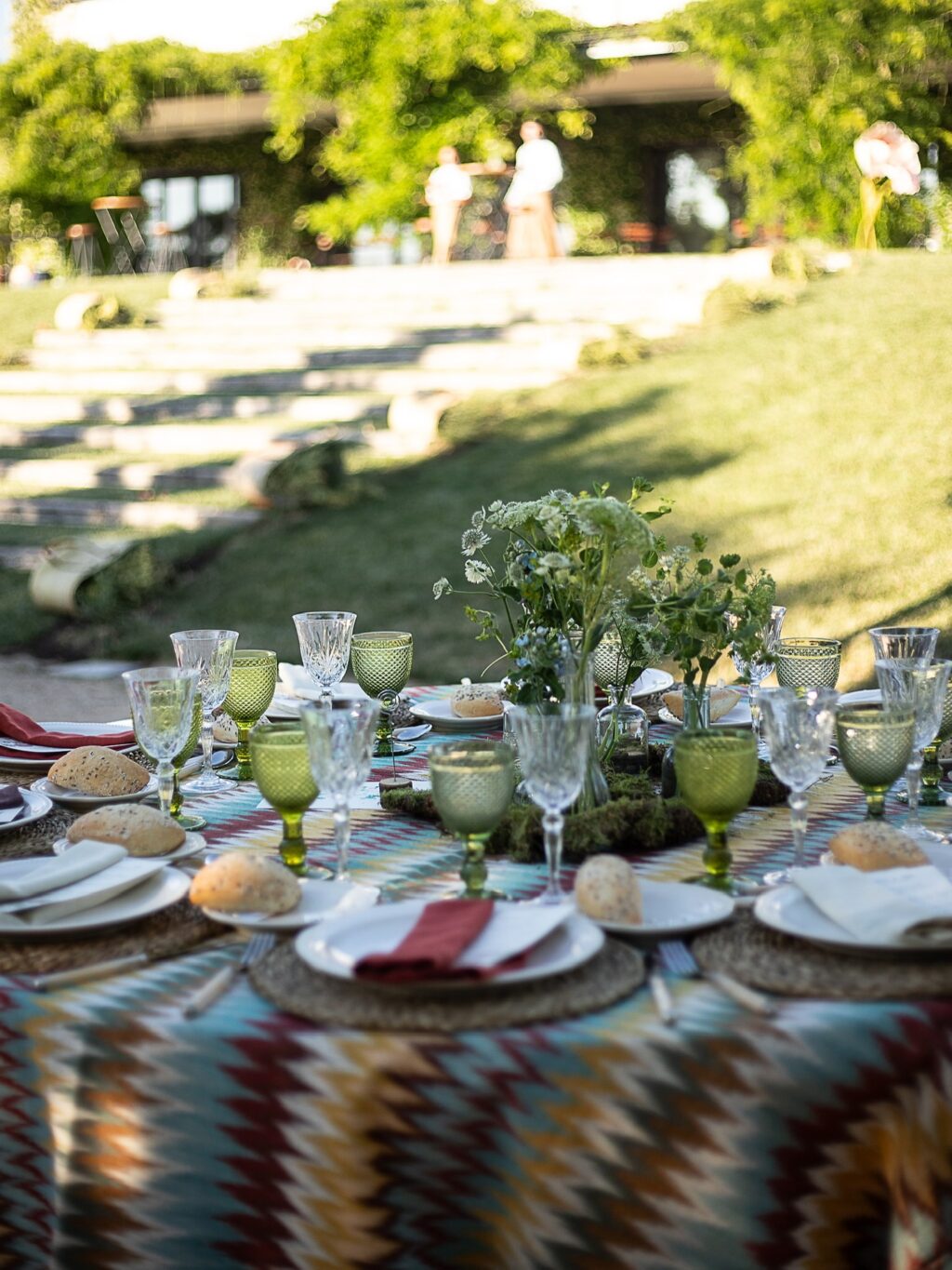Así de espectaculares quedan las bodas en los jardines de Finca Astilbe. Un oasis cerca de Madrid donde celebrar rodeado de naturaleza. Elige entre nuestro menaje y mantelería para combinar con los colores del entorno. 

#eneldocatering #fincaastilbebyeneldo #lasallebyeneldo #grupoeneldo #venues #eventos2025 #eventossociales #eventocorporativo #eventosmadrid #venuesmadrid #venues #eventosexclusivos #cateringmadrid #gastronomiaespañola #bodas #lifestyle #beautyandlifestyle #placetobe